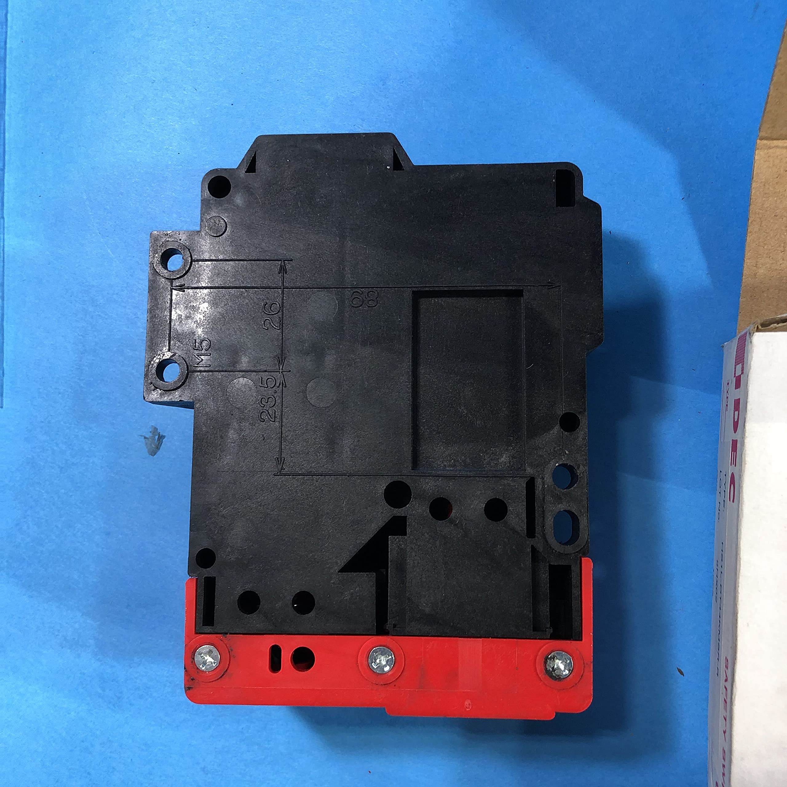 IDEC HS1L-DT44KMSR-R Safety Switch Spring Lock - Industrial Grade Safety Interlock for Machinery & Equipment Protection | Perfect for Factory Automation, Conveyor Systems & Hazardous Area Access Control