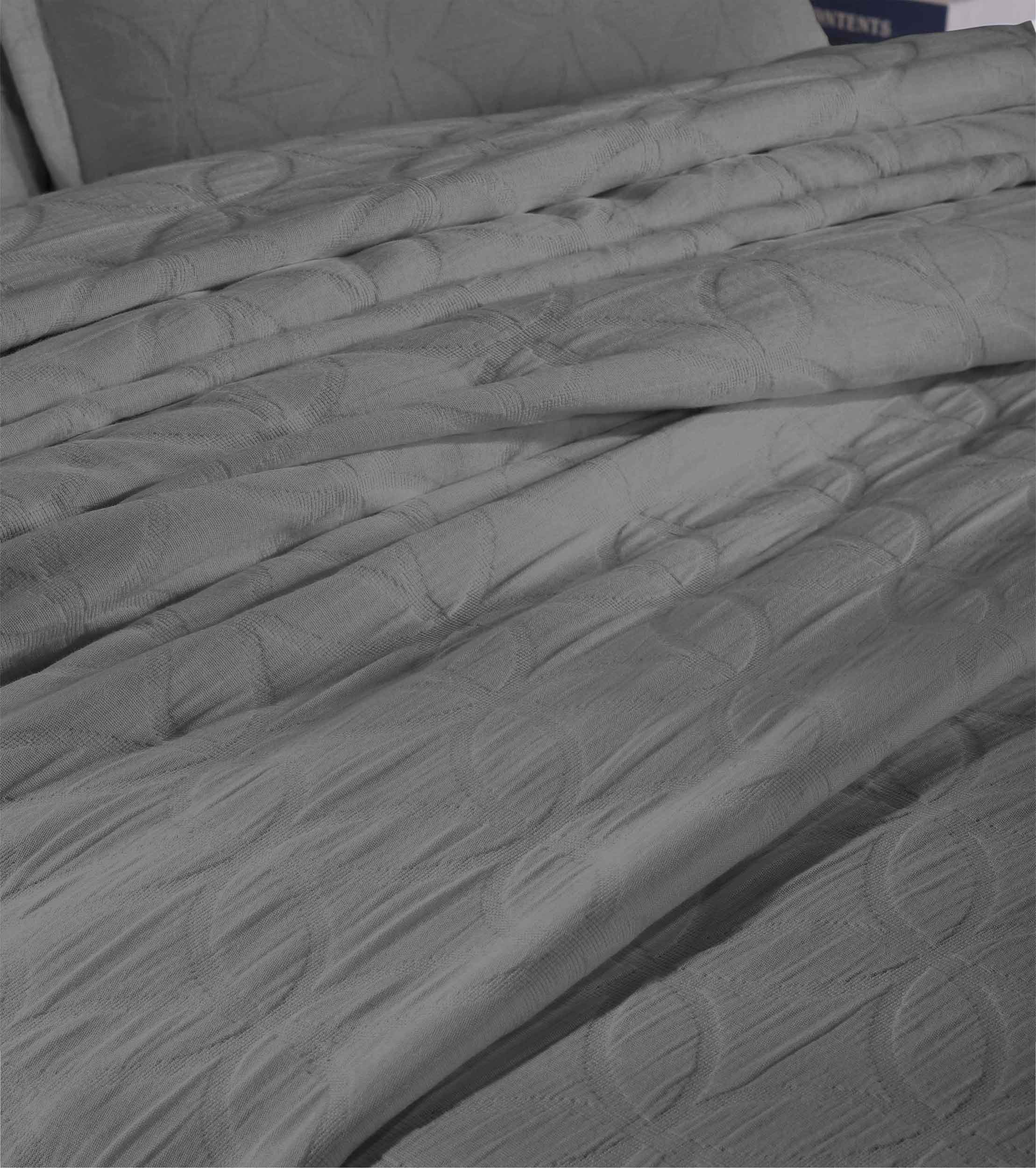 Serenity Cotton Matelasse Celtic Circle Airy Bedspread Set - Queen Size Lightweight Quilted Coverlet with All-Over Embroidery for Bedroom Decor, Guest Room & Cozy Home Styling