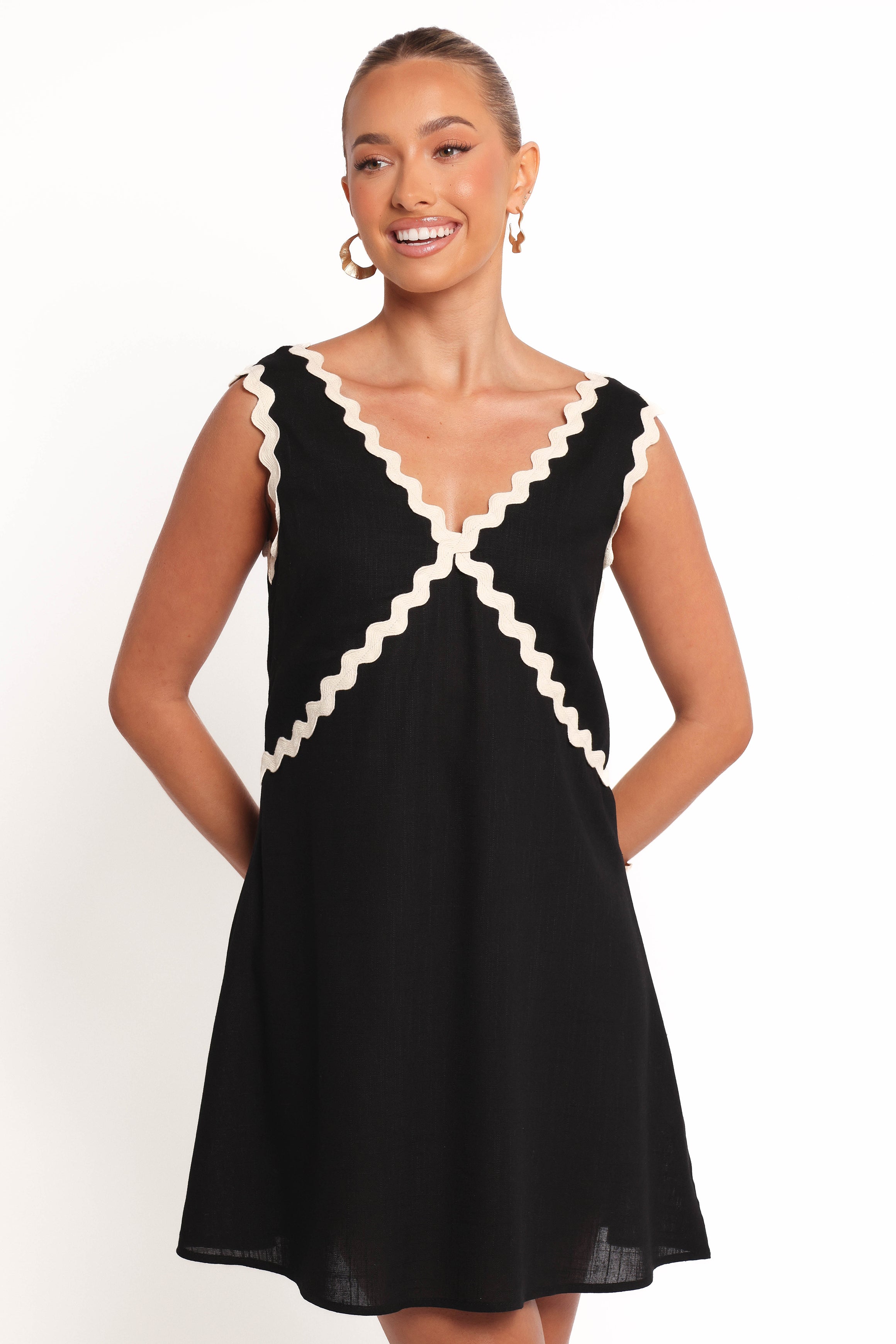 Lark Mini Dress - Black Women's Casual Short Sleeve Bodycon Dress for Party, Date Night & Summer Outfits