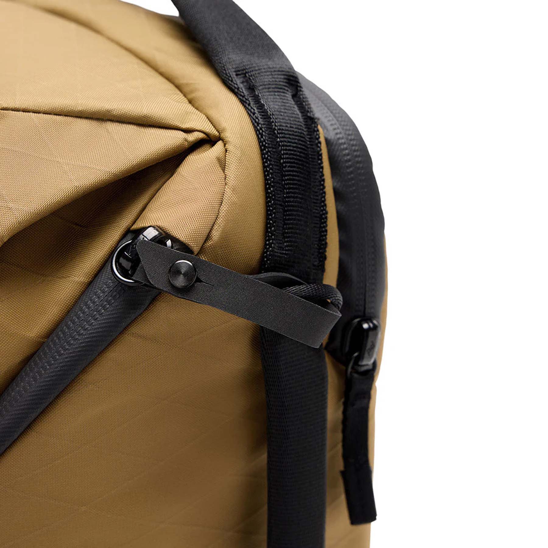 Peak Design Everyday Backpack 30L - Durable Camera & Travel Backpack for Photographers & Commuters - Perfect for Work, Hiking & Daily Use