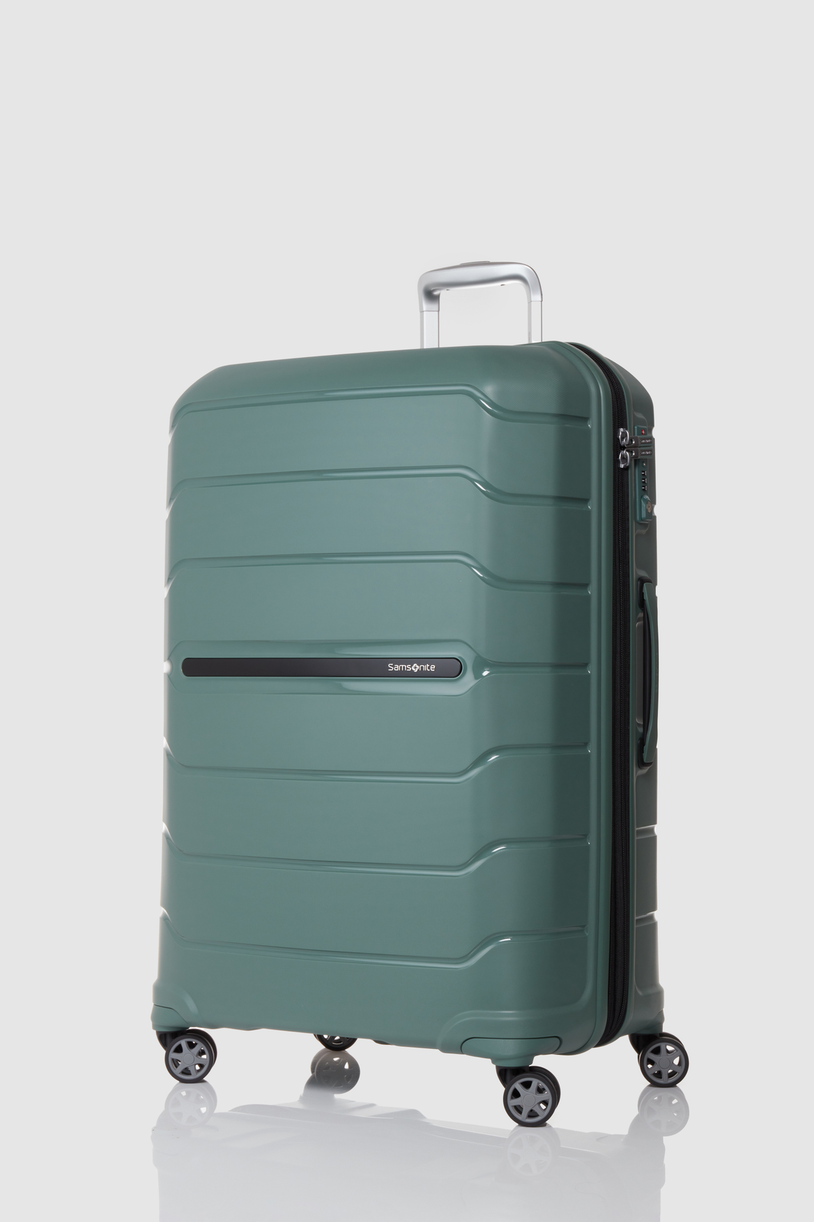 Oc2lite 75cm Check In Suitcase - Lightweight Luggage for Travel, Business Trips & Vacations | Spinner Wheels & TSA Lock