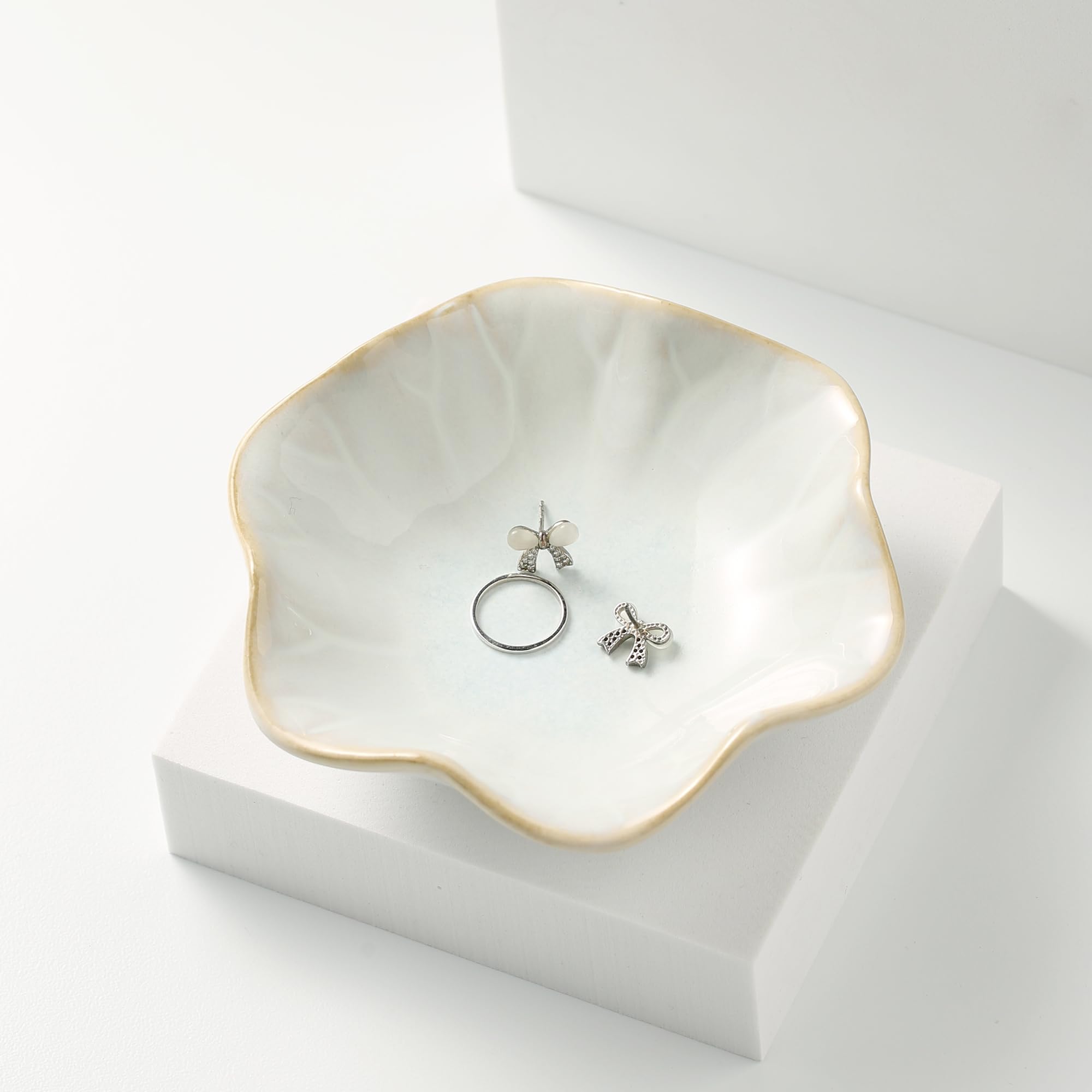 Elegant Jewelry Dish Holder & Key Bowl - Perfect for Women's Accessories & Home Decor