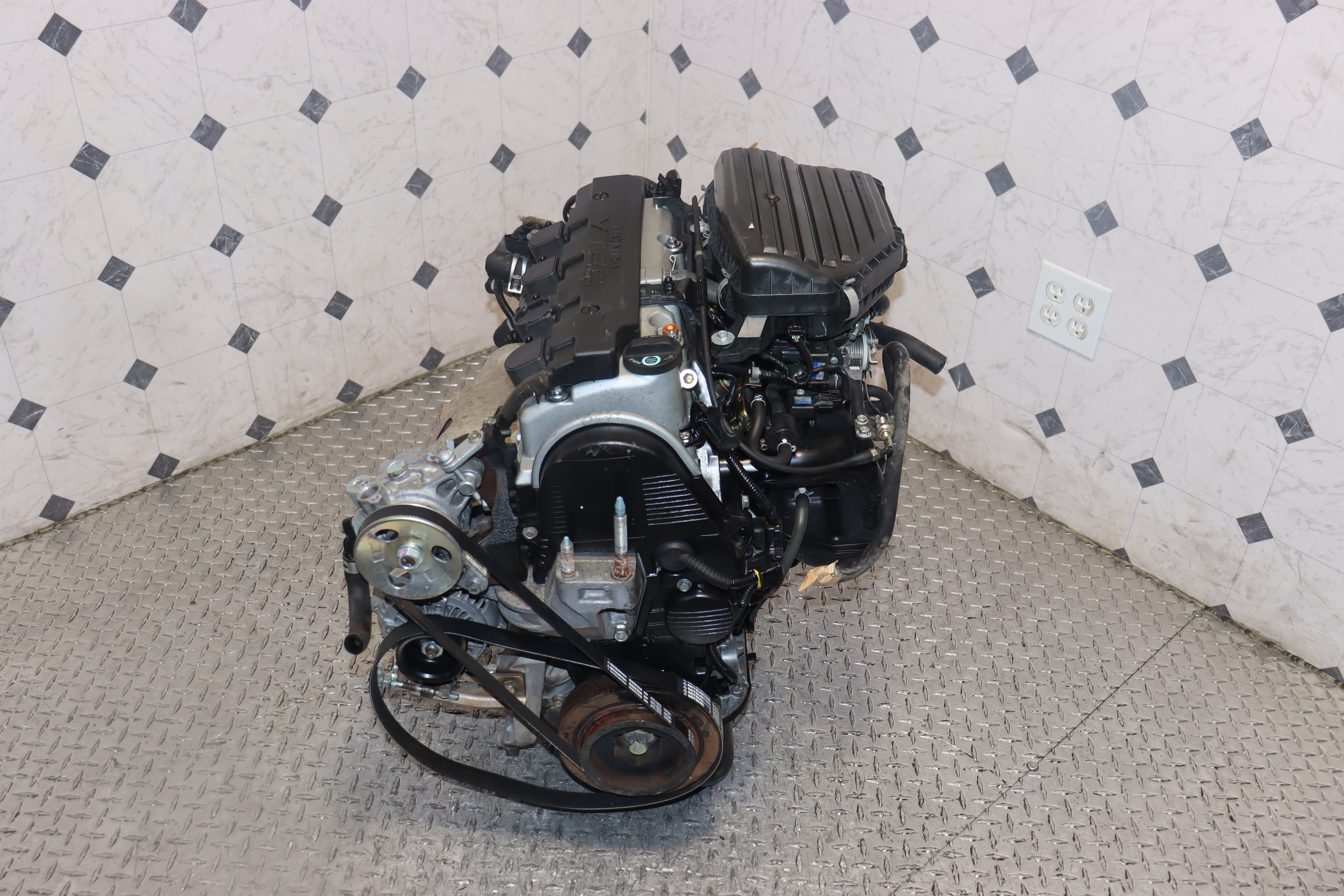 JDM D17A 1.7L VTEC Engine for Honda Civic 2001-2005 - High Performance Replacement Motor - Perfect for Engine Swap & Civic Upgrades
