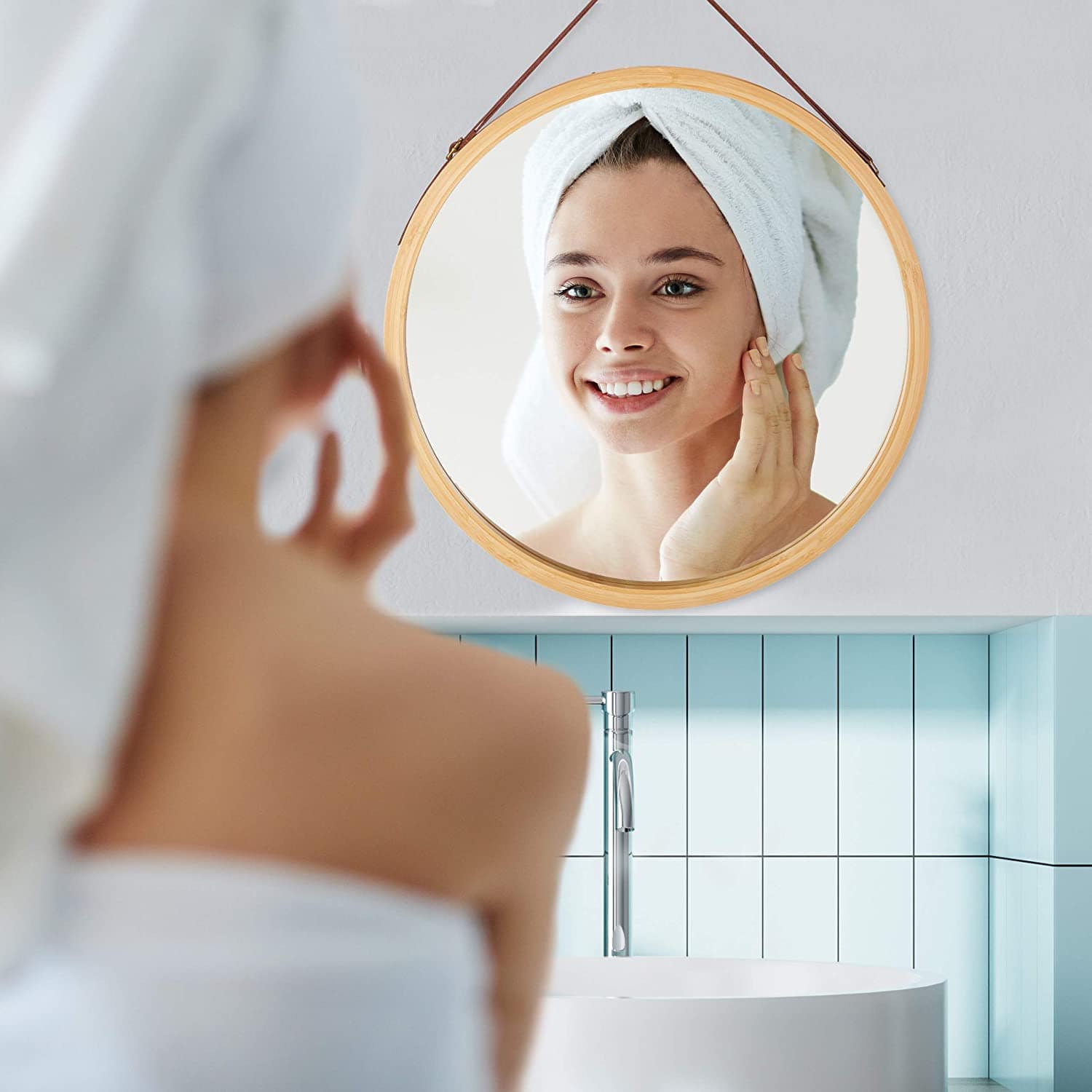 45cm Round Hanging Wall Mirror with Solid Bamboo Frame & Adjustable Leather Strap - Perfect for Bathroom, Bedroom, and Entryway Decor