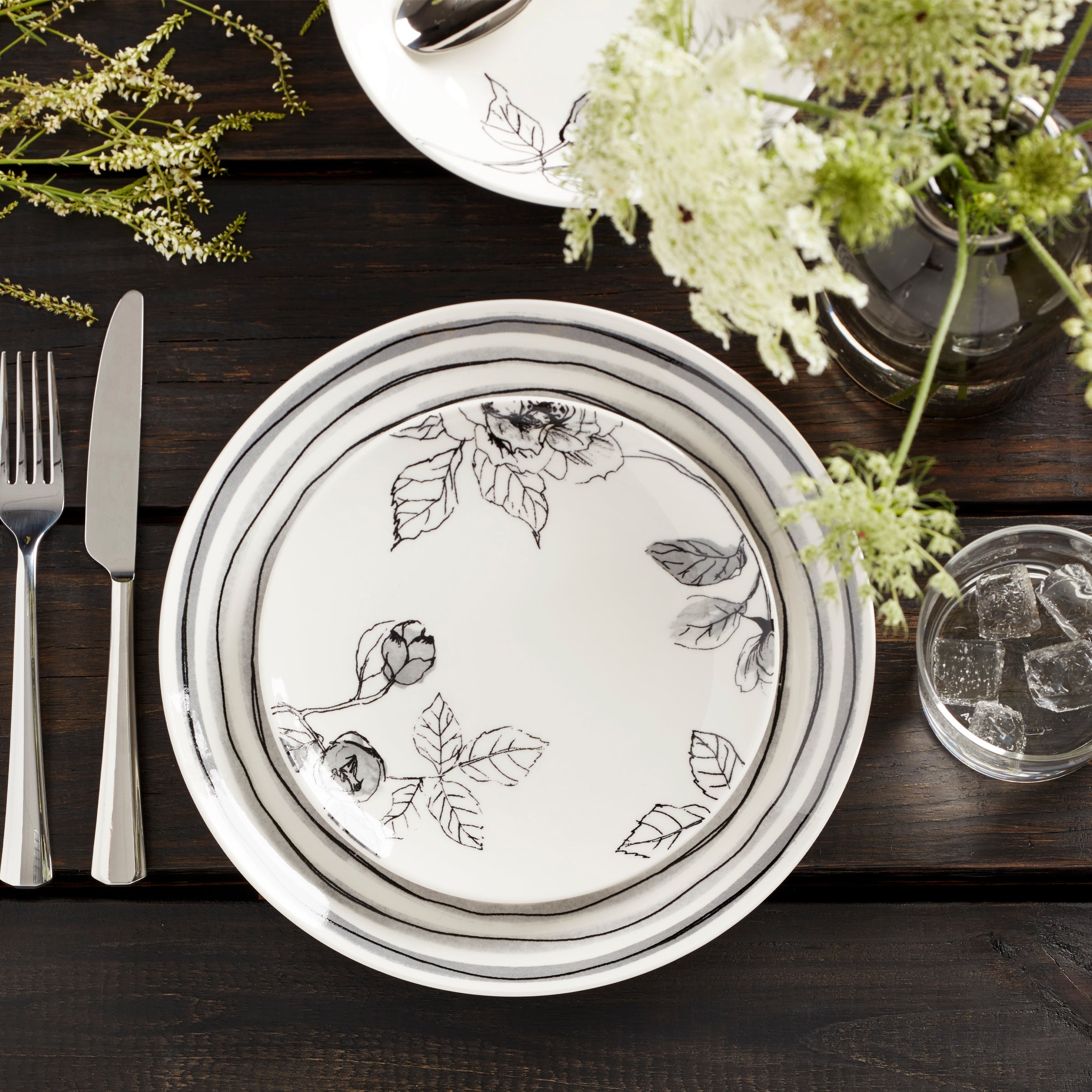 Premium 12-Piece Dinnerware Set - Porcelain Plates, Bowls & Mugs - Elegant Tableware for Everyday Meals & Dinner Parties - Perfect for Home, Restaurants & Gifting