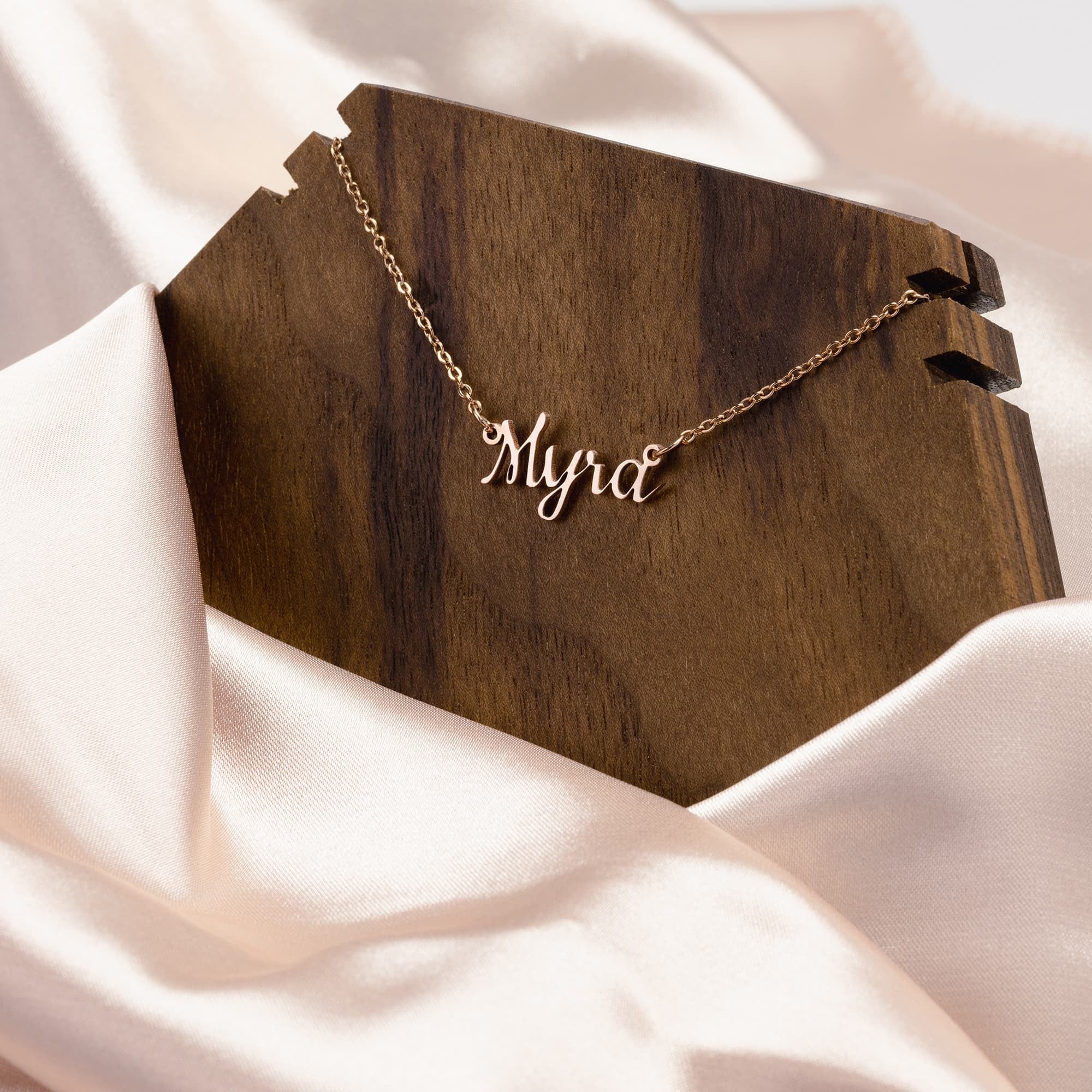 Personalized Name Necklace in Gold, Rose Gold, or Silver - Perfect Birthday Gift for Her, Anniversary Present, Bridesmaid Jewelry & Everyday Fashion Accessory