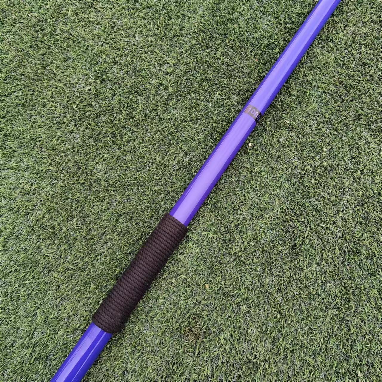 Mountainsports Training Javelin 1000g - Heavy Weight Javelin Throw Stick for Track & Field Athletes - Purple Competition Javelin for Strength Training & Sports Practice
