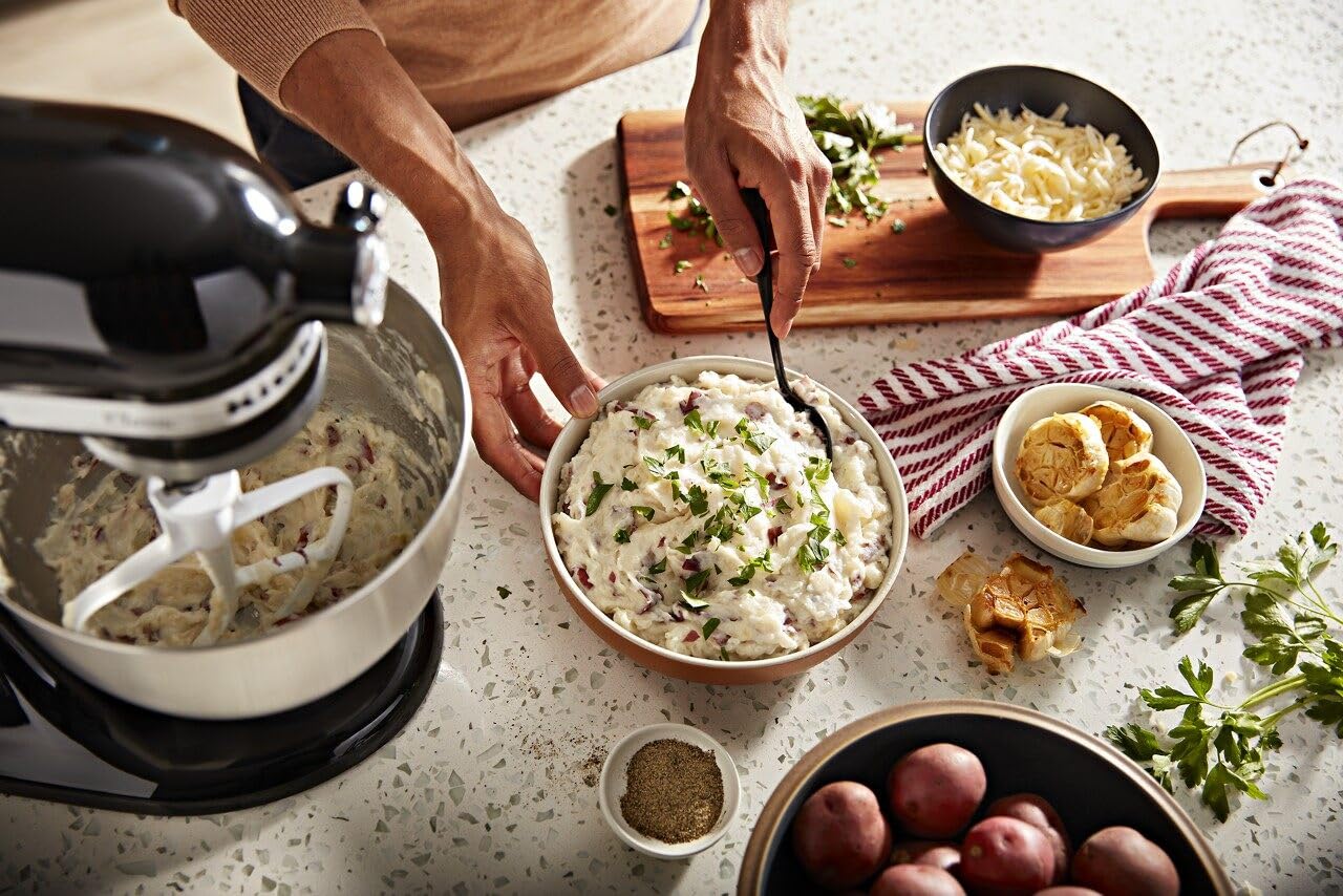KitchenAid Classic Series 4.5-Quart Tilt-Head Stand Mixer - Onyx Black (K45SSOB) | Professional Baking & Mixing for Cookies, Cakes & Dough | Perfect for Home Bakers & Kitchen Enthusiasts