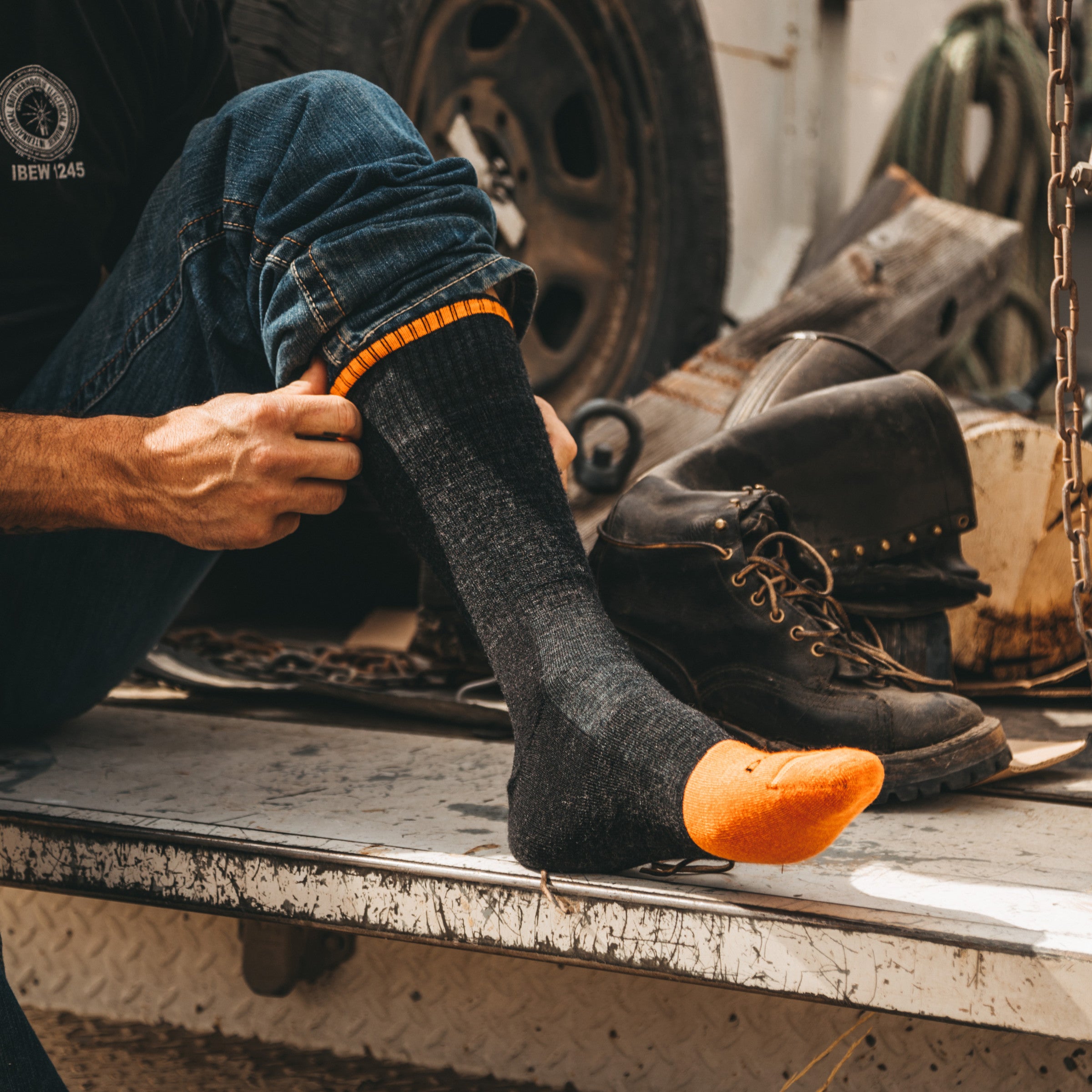 Men's Steel Toe Work Boots with Midweight Comfort Socks - Durable Safety Footwear for Construction, Warehouse & Outdoor Jobs
