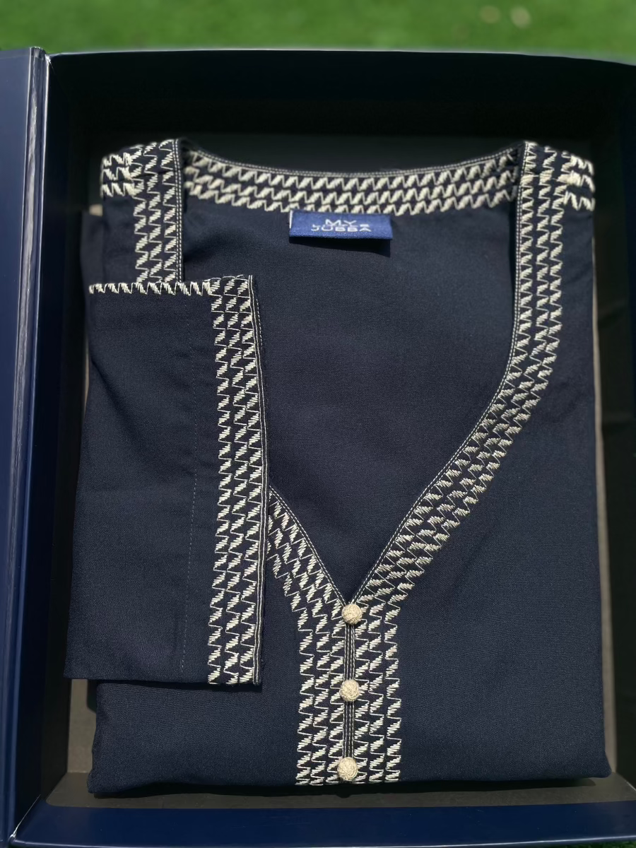 Men's Navy Blue Embroidered Maghribi Thobe with Sand Accents - 3/4 Sleeve Traditional Islamic Robe for Prayer, Eid & Special Occasions