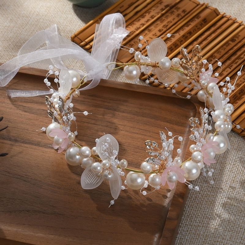Sparkling Crystal Tiara for Women - Elegant Wedding Hair Accessory - Perfect for Brides, Prom, Pageants & Special Occasions