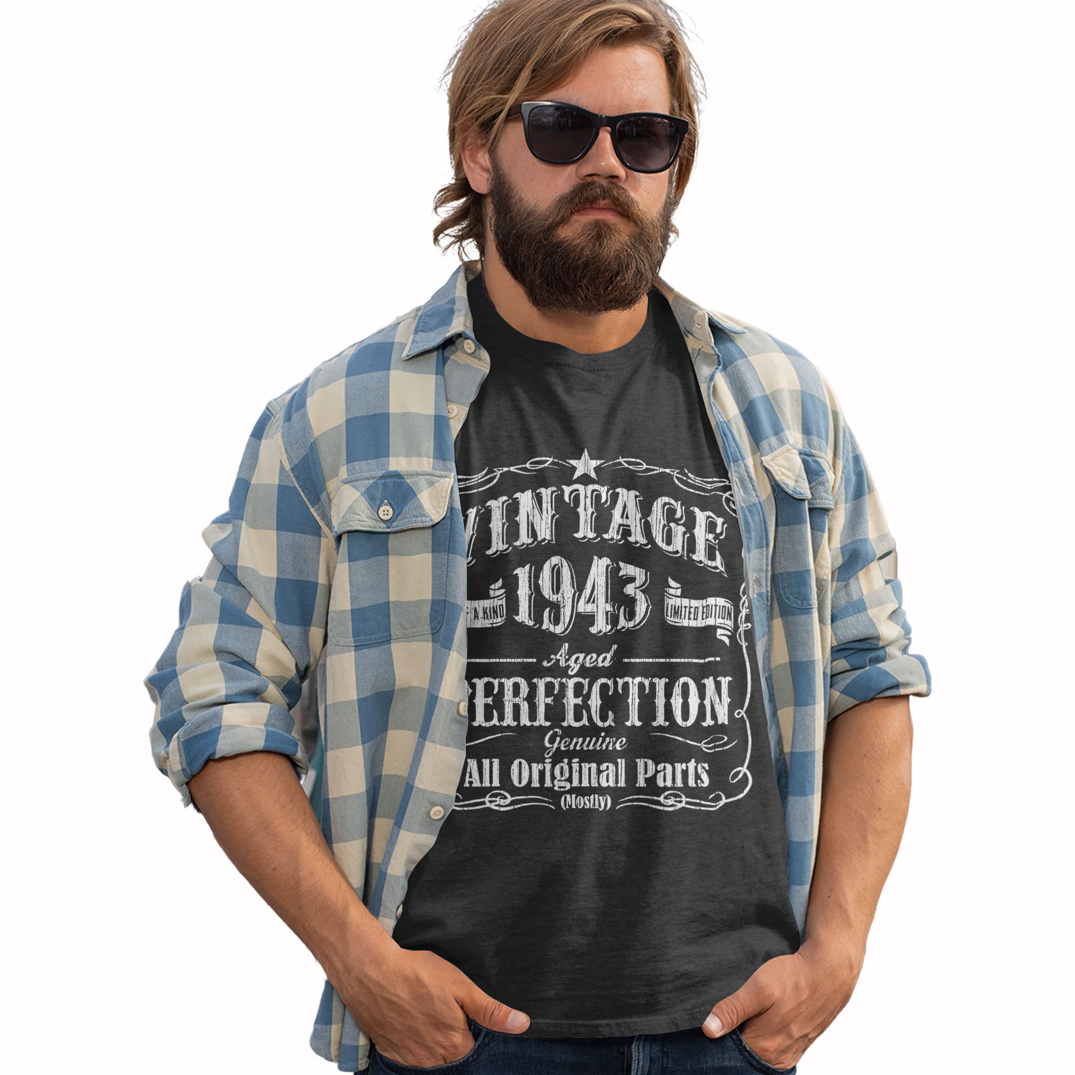 Vintage 1940s Style T-Shirt for Men - 82nd Birthday Gift, Retro 80 Year Old Apparel - Perfect for Birthday Parties, Family Gatherings & Nostalgic Fashion