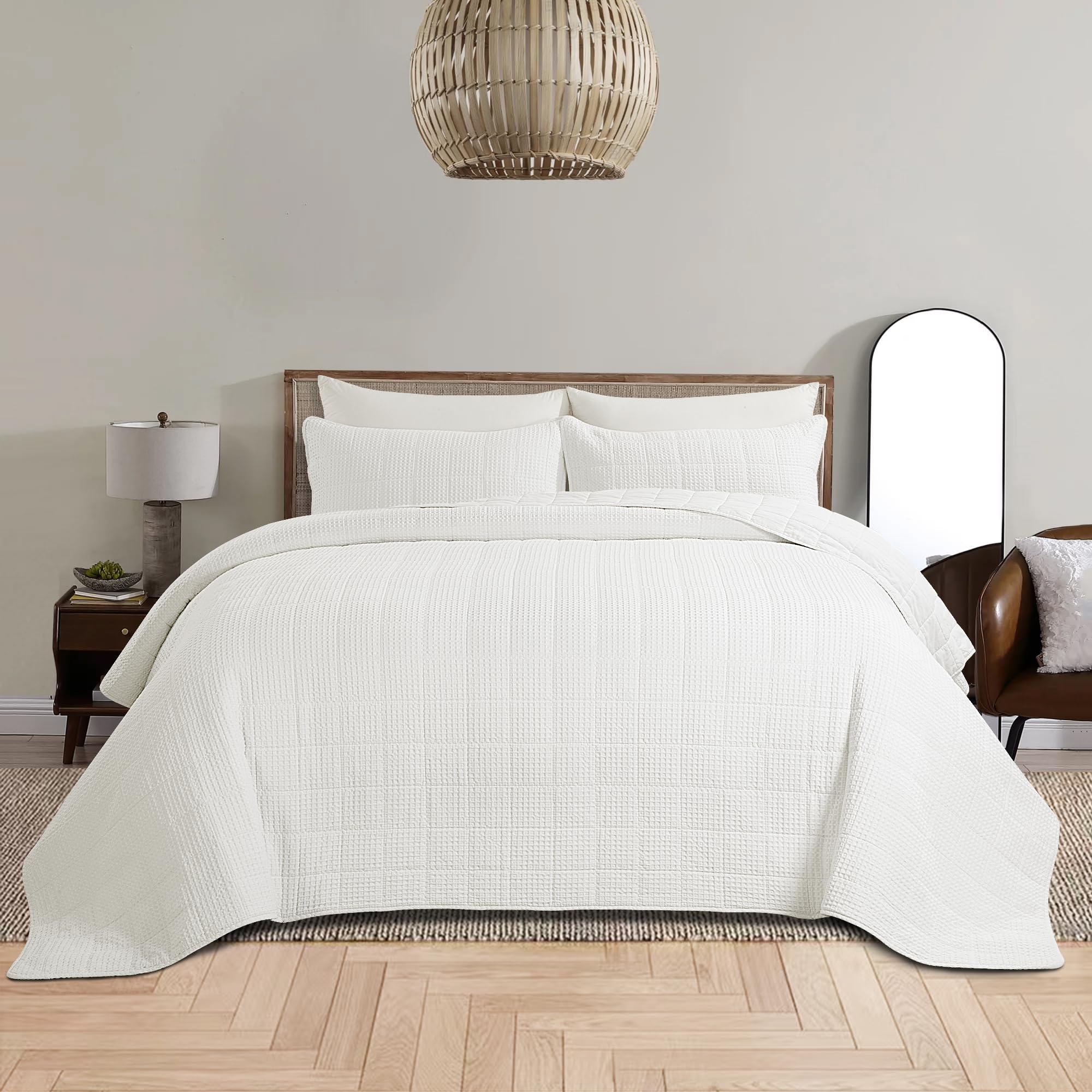 HOMBYS Oversized King Bedspreads 120x128 Inches, 100% Cotton Waffle Weave Quilt Set - Extra Large Coverlet Set in White, Lightweight Bedding for Big Beds (1 Quilt + 2 Pillow Shams) - Perfect for Master Bedrooms, Guest Rooms & Cozy Home Decor