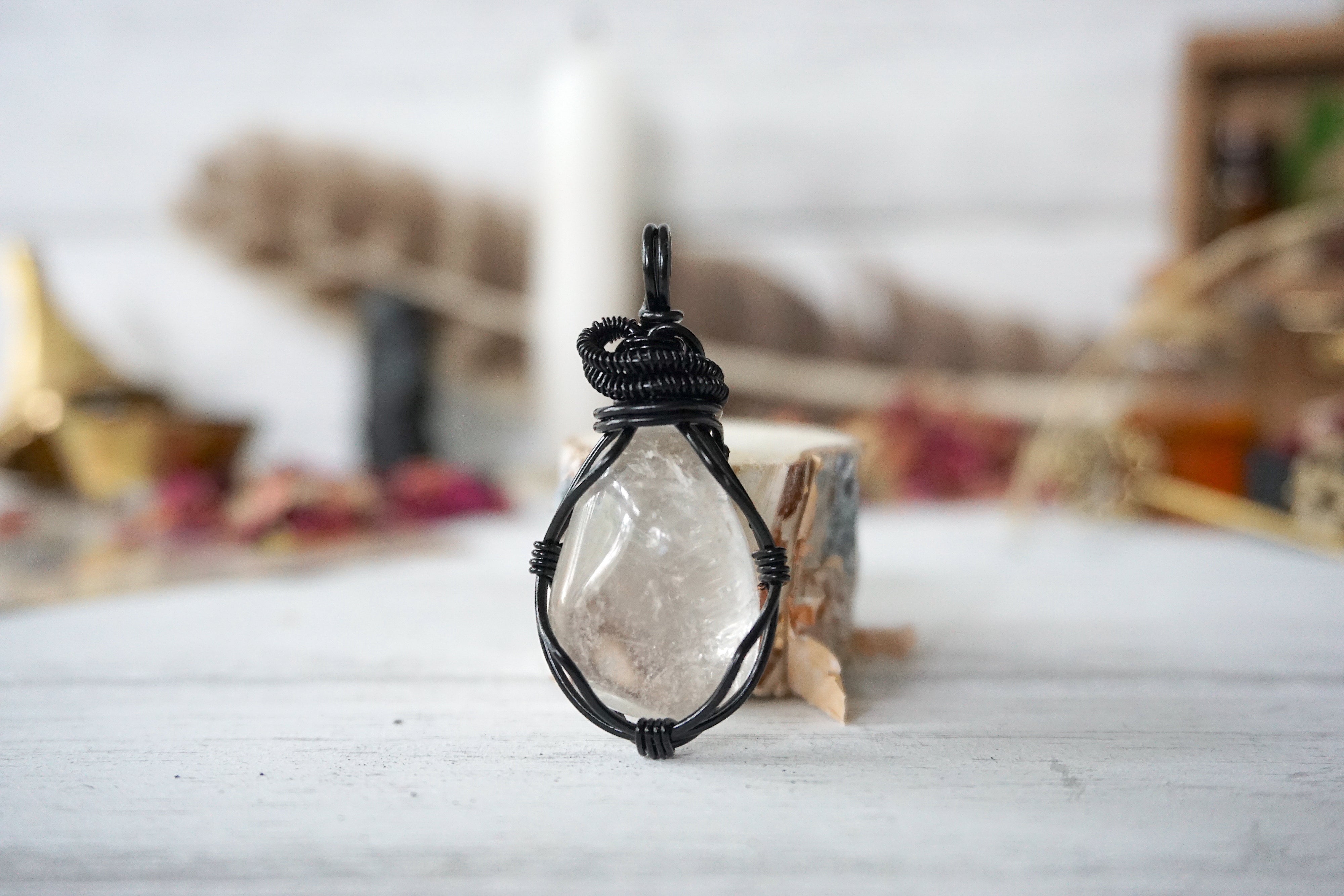 AURA FOUNDATION COLLECTION Clear Quartz Crystal Necklace - Healing Crystal Jewelry for Women, Natural Stone Pendant for Energy & Chakra Balance | Perfect for Meditation, Yoga & Spiritual Gifts