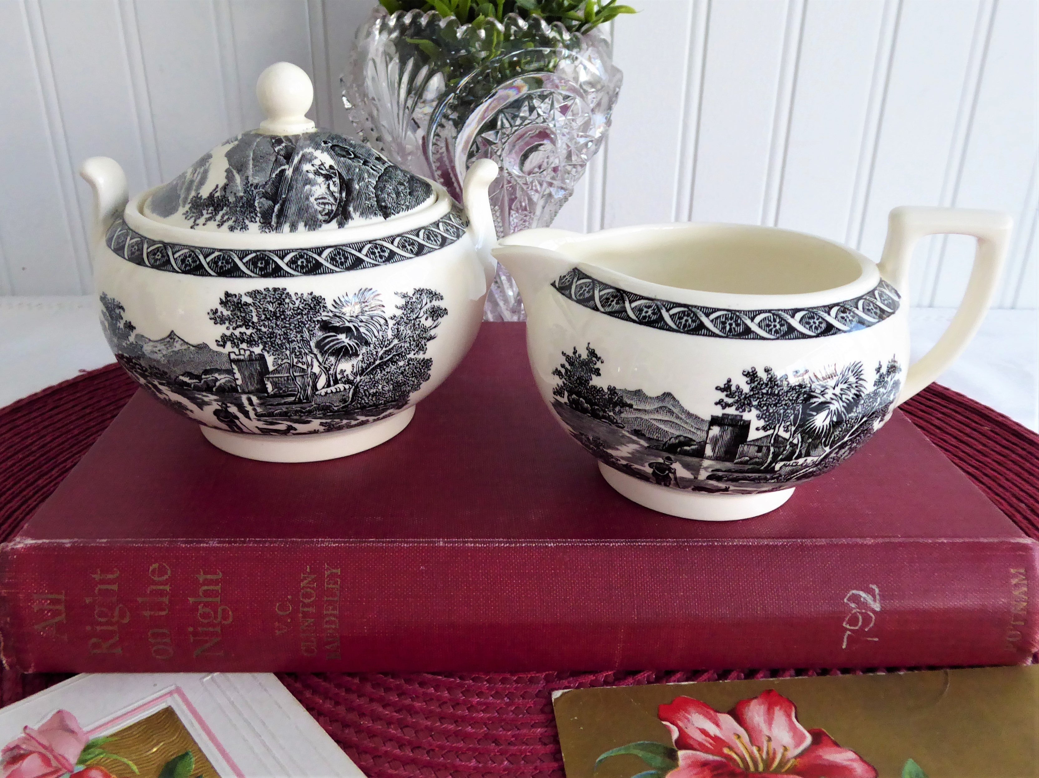 Vintage Wedgwood Lugano Black Transferware Sugar Bowl and Creamer Set - 1960s British Afternoon Tea Collection - Perfect for Tea Parties, Bridal Showers & Antique Home Decor