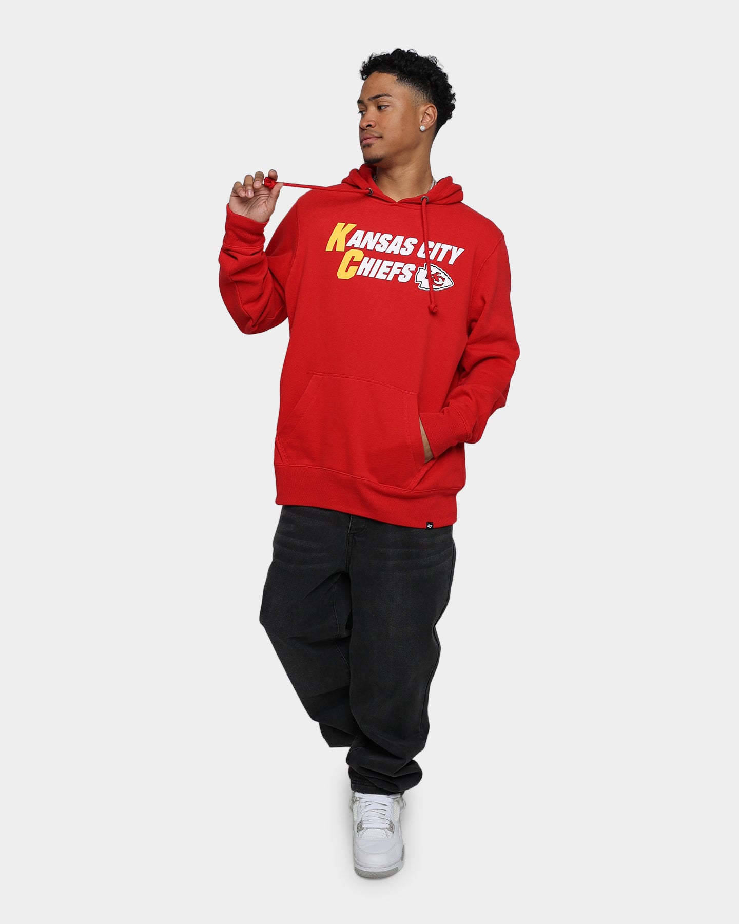 47 Brand Kansas City Chiefs NFL Team Logo Hoodie - Red Pullover Sweatshirt for Men & Women - Perfect for Game Day, Tailgating & Casual Wear