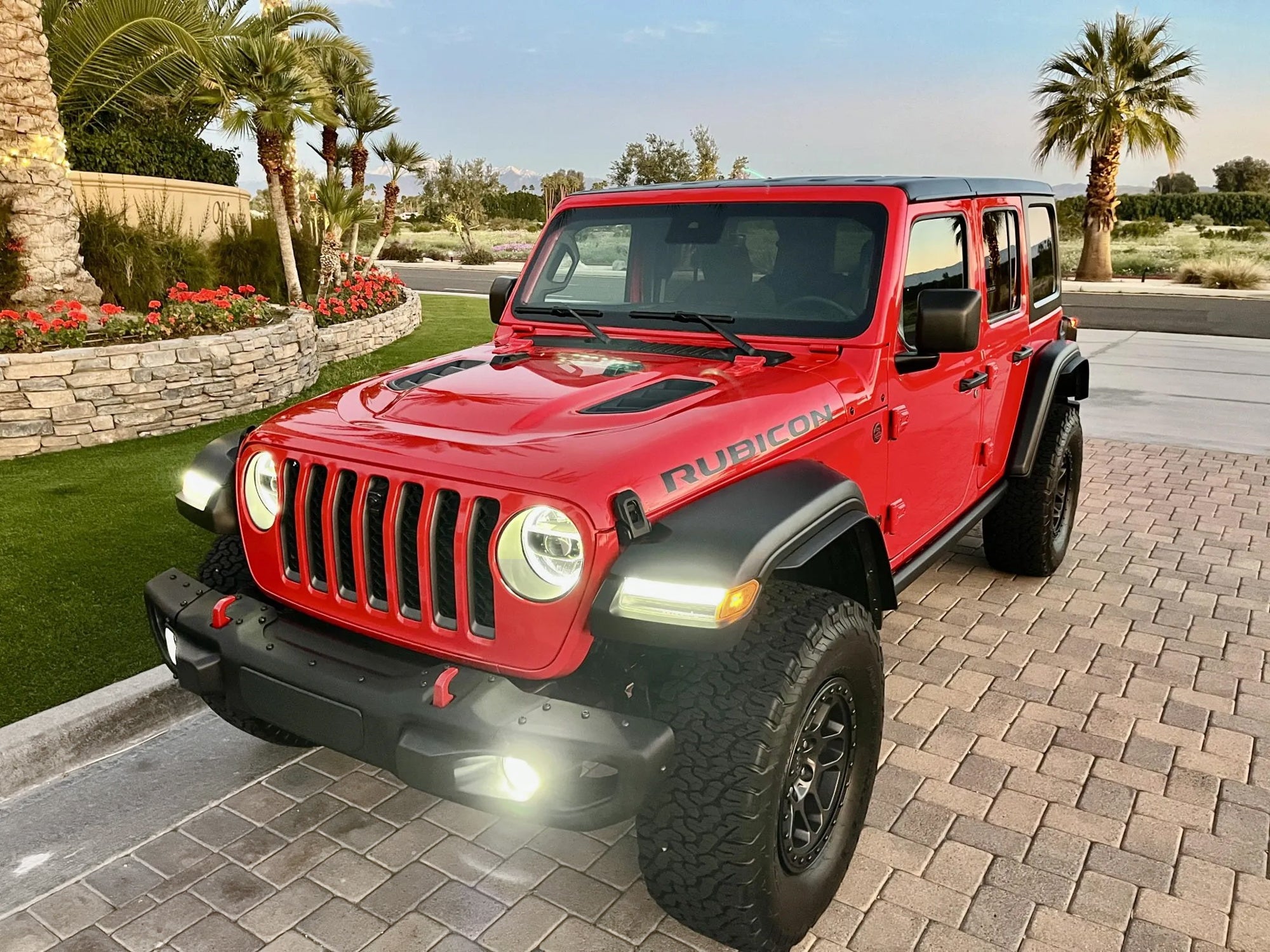 20W High Power LED Fog Lights for Jeep Wrangler JK JL - Clear Lens with 3 Stripe White Design - Perfect for Off-Roading, Night Driving & Foggy Conditions