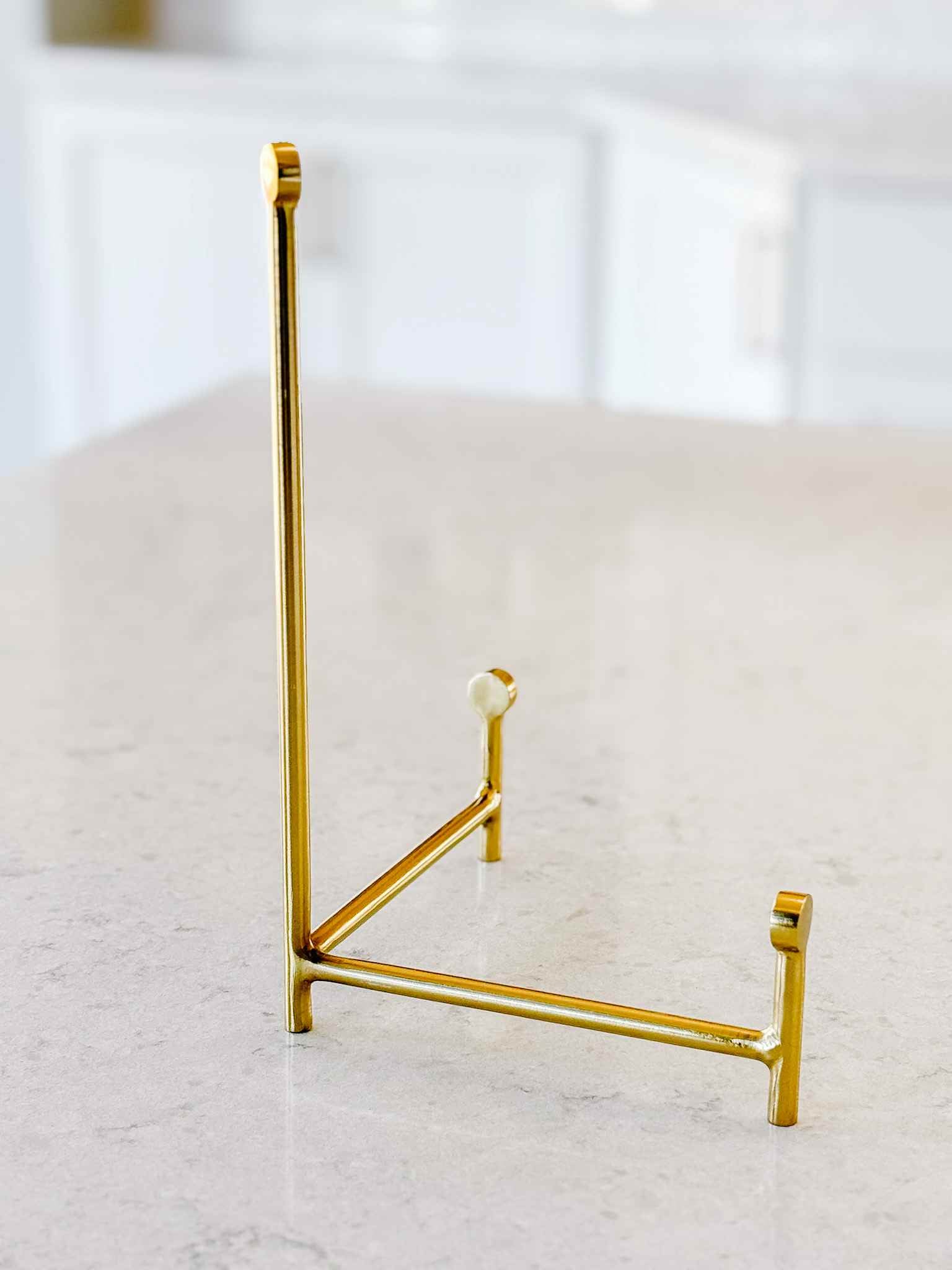 Professional Wooden Art Display Easel - Adjustable Stand for Paintings, Canvases & Posters - Perfect for Artists, Galleries & Home Decor
