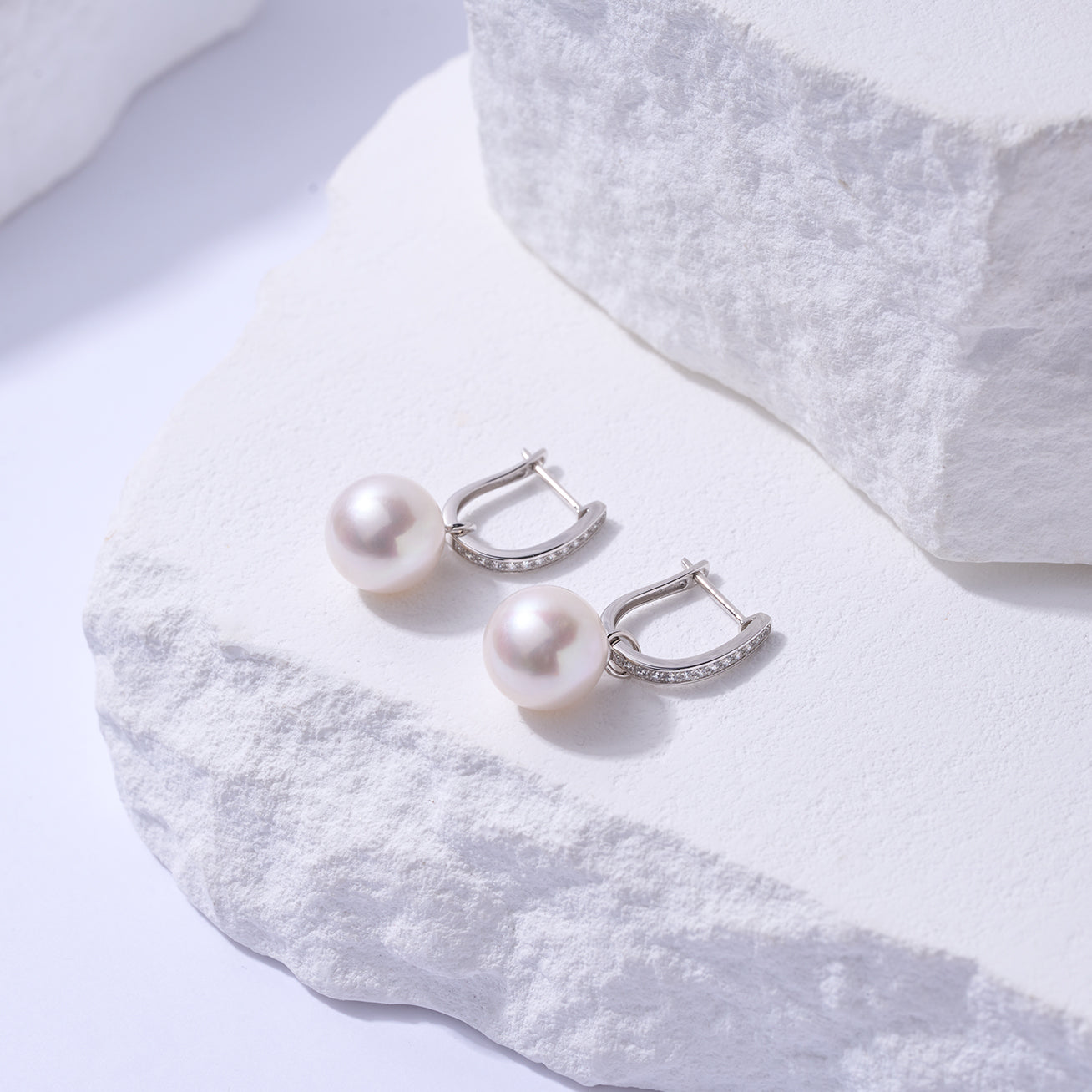 18K Solid Gold Edison Pearl Earrings for Women - Luxury Pearl Stud Earrings, Hypoallergenic Jewelry Gift for Her - Perfect for Weddings, Parties & Special Occasions (KE00256)