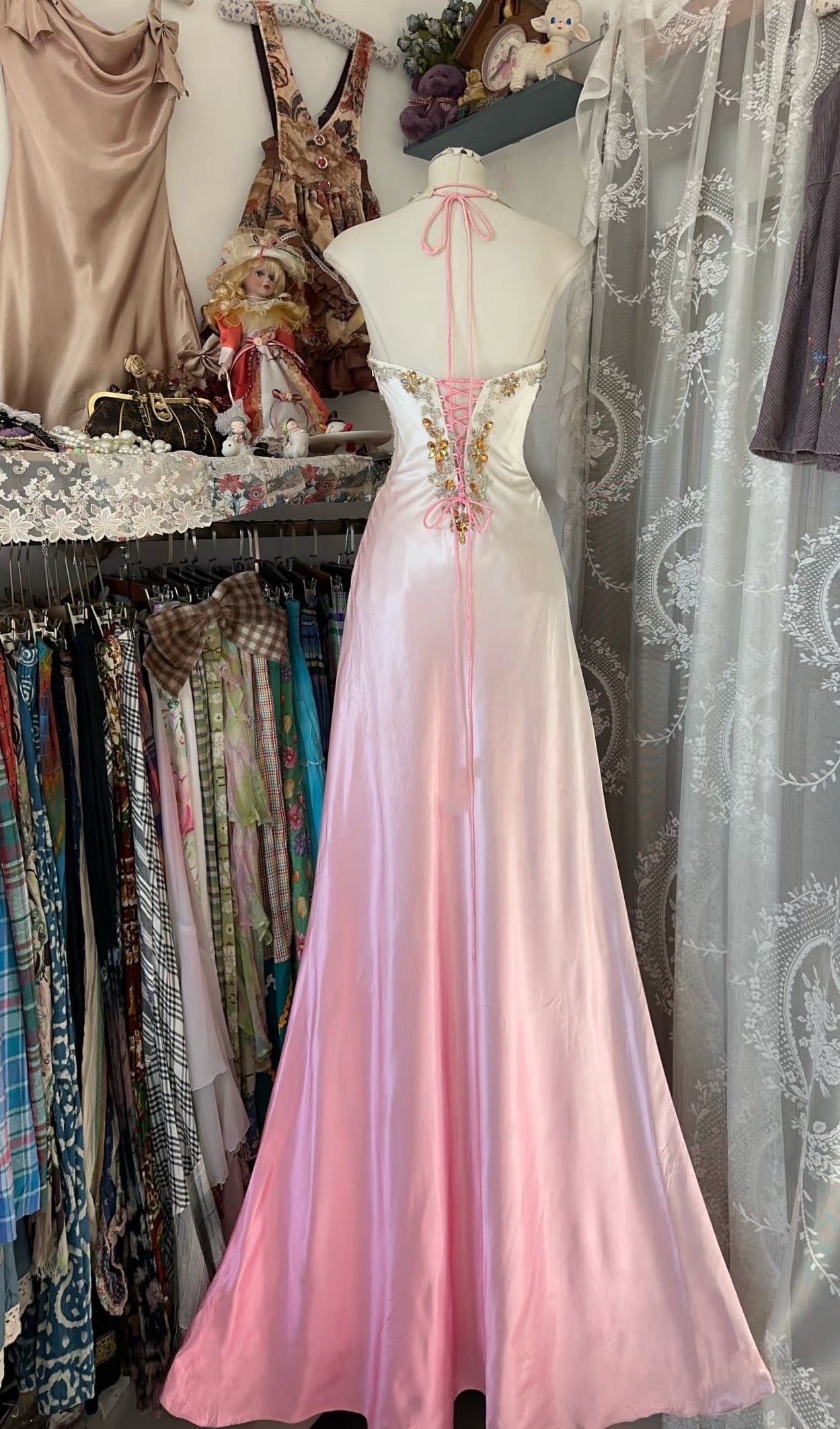 Elegant A-Line Gradient Pink Prom Dress with Beaded Satin & Vintage Slit - Perfect for Homecoming, Evening Gala & Formal Events (Style J6626)