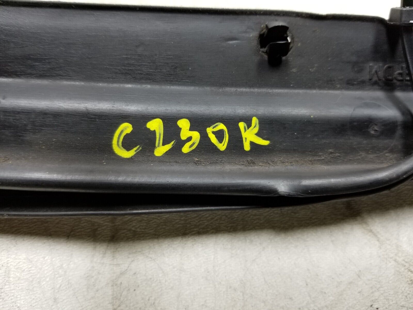 02 05 Mercedes W203 C230 Coupe Door Weatherstrip Seal Set - Left & Right Side OEM Replacement - Perfect for Weather Protection & Noise Reduction While Driving