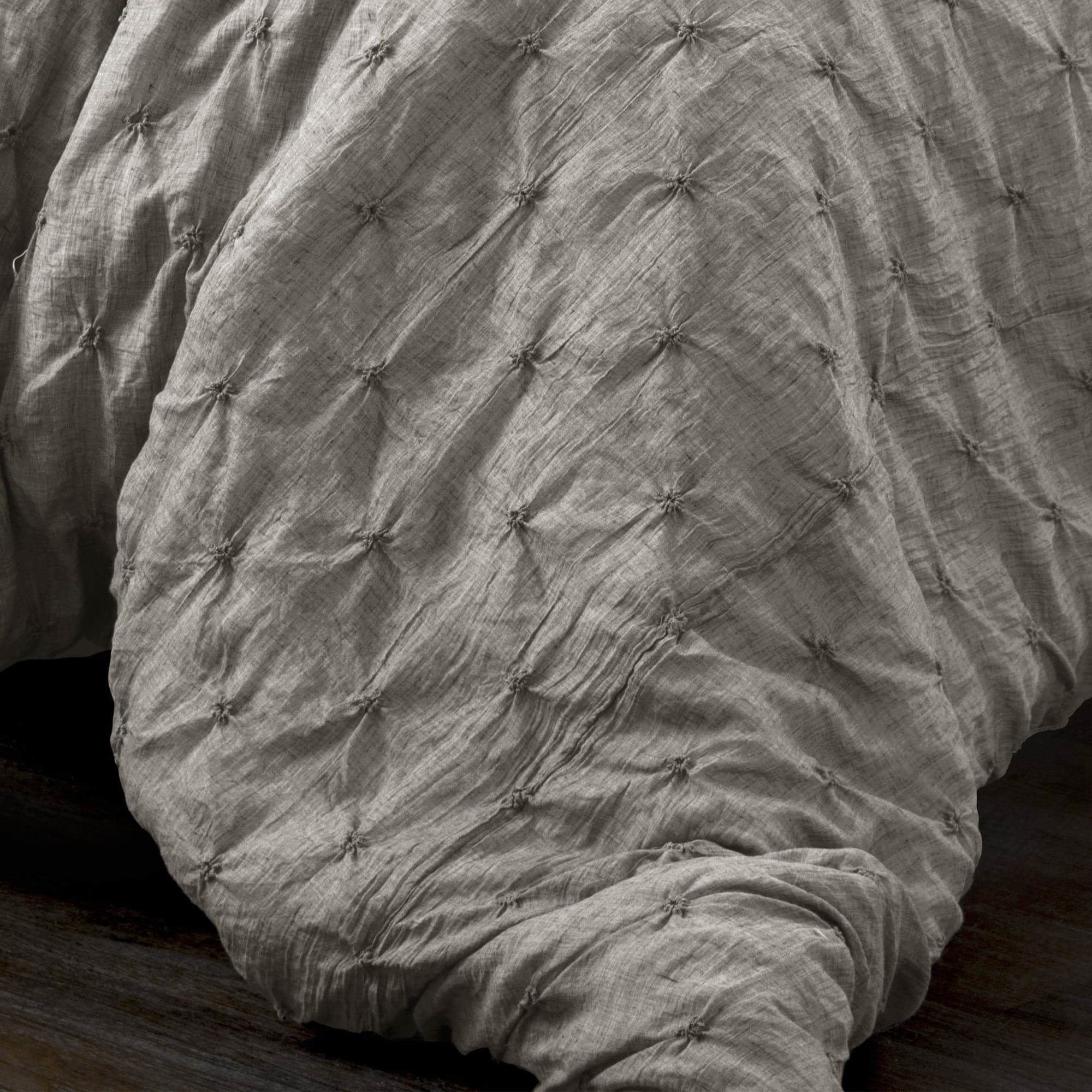 Ravello Pintuck 5-Piece Comforter Set - Queen Size Bedding with Pillow Shams - Luxury Soft Microfiber for Cozy Bedroom Decor