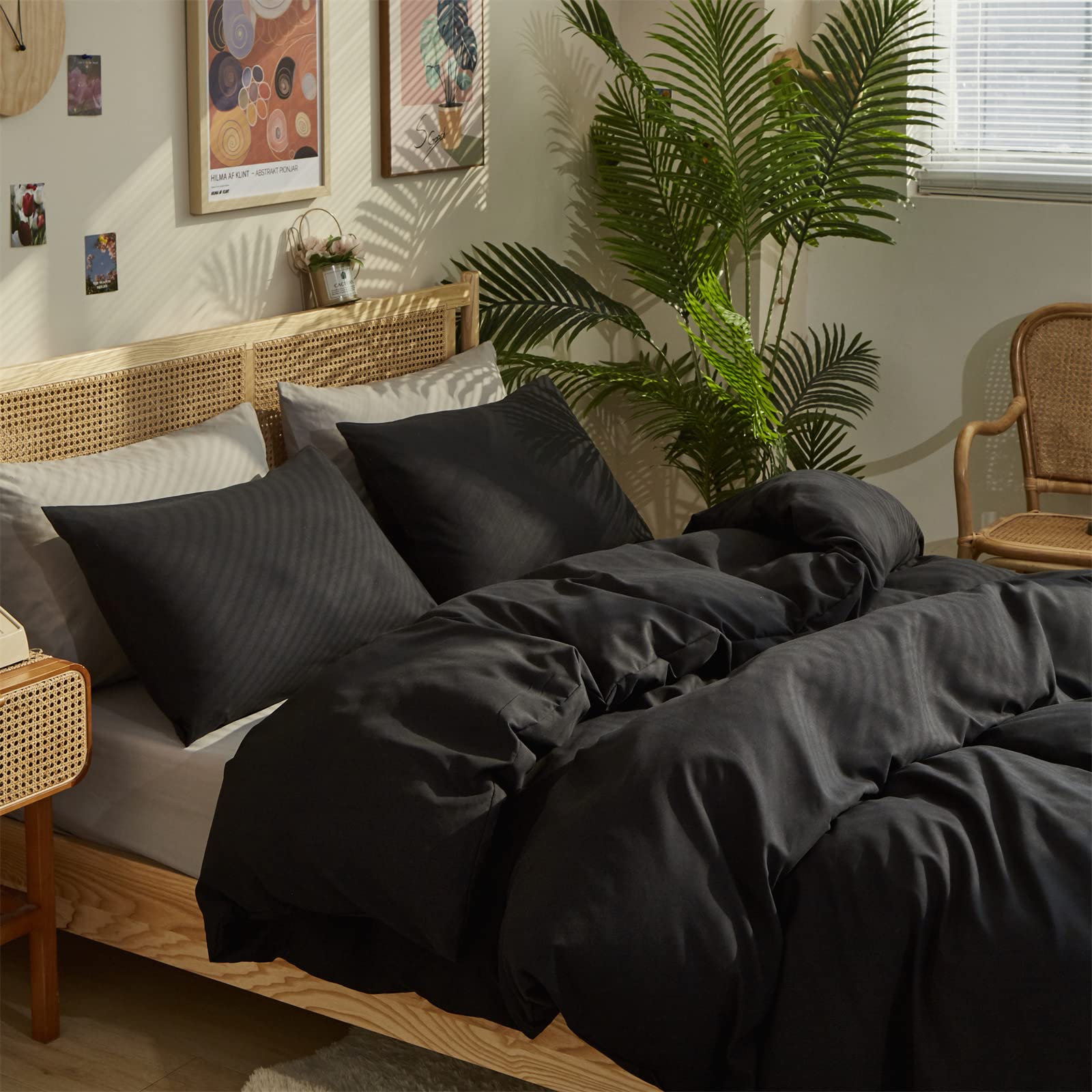 CLOTHKNOW Black King Comforter Set 3Pieces - Ultra Soft Solid Bedding Set for Men & Boys with 2 Pillowcases - Perfect for Master Bedroom, Guest Room & Dormitory