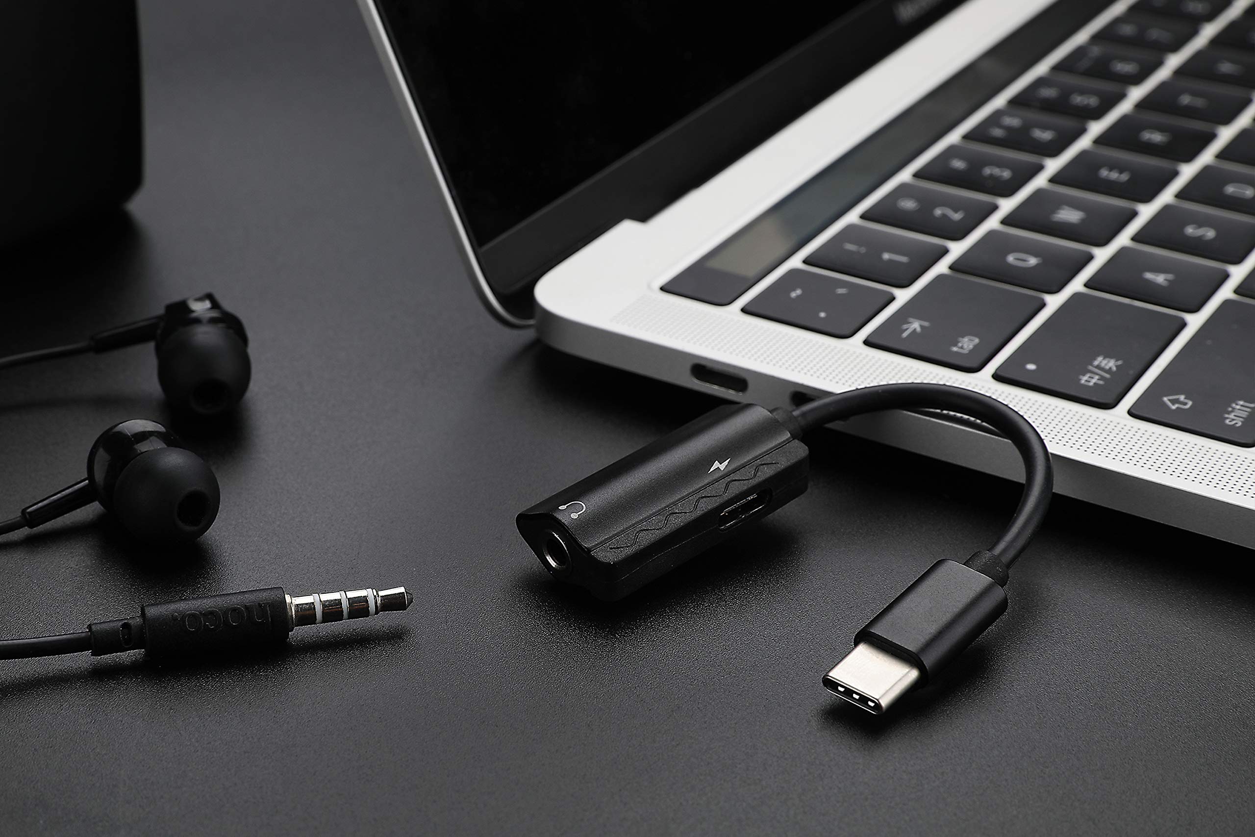 Premium USB-C to 3.5mm Headphone Jack Adapter with Fast Charging Port - Compatible with iPhone 15, Samsung Galaxy, iPad & More - Perfect for Music, Gaming & Hands-Free Calling