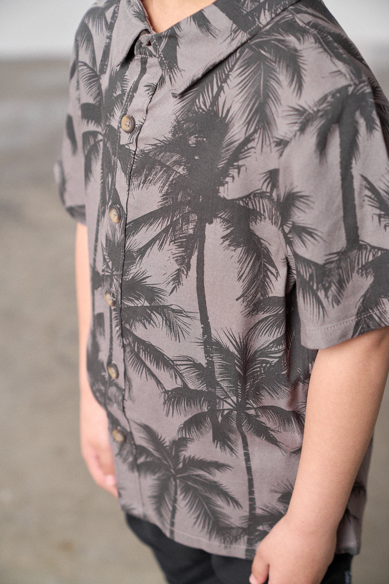 Stylish Palm Print Button Up Shirt for Men & Women - Casual & Beach Wear - Perfect for Summer Outings, Vacations, and Relaxed Style