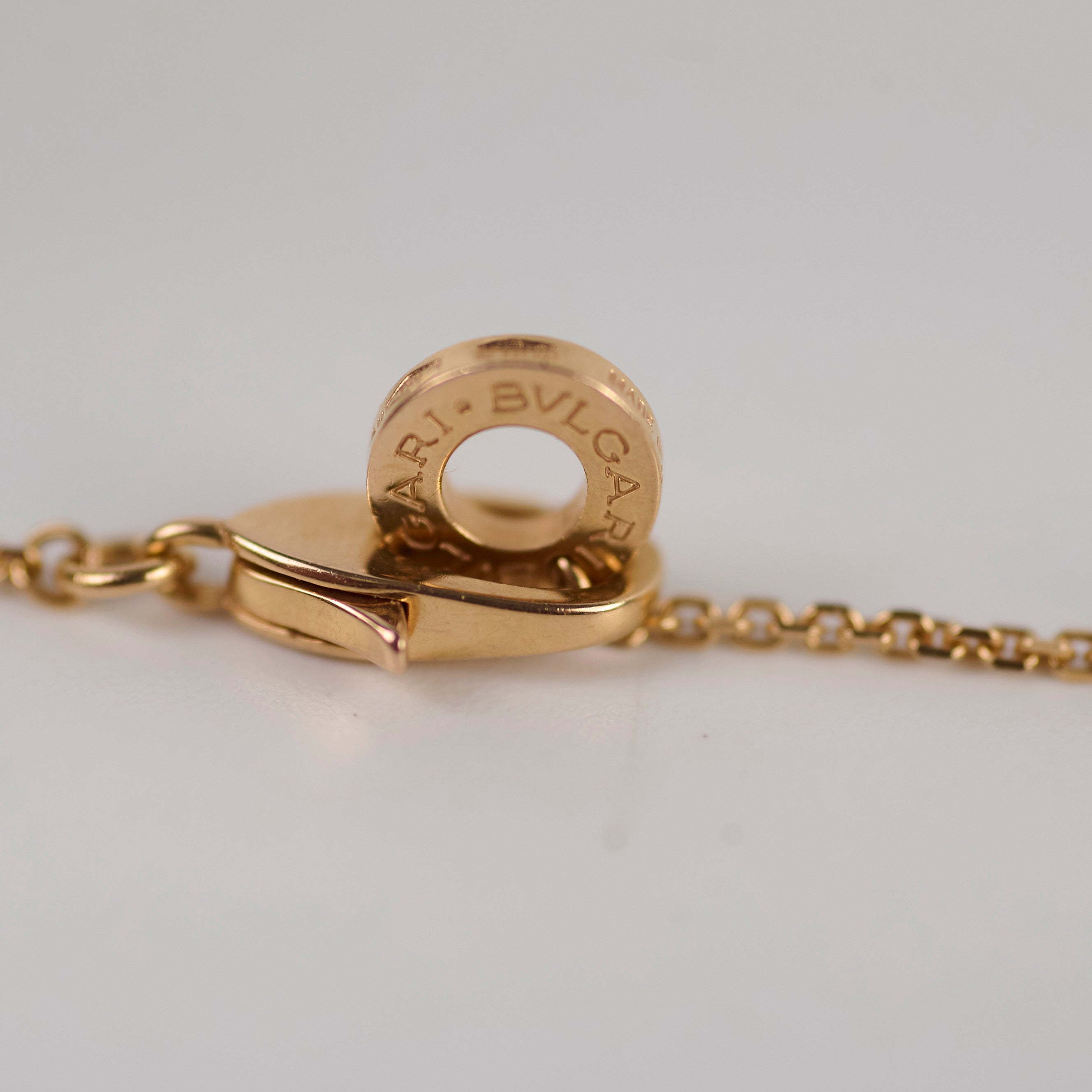 Bvlgari Diva Dream Mother of Pearl Necklace in Rose Gold - Elegant Jewelry for Women, Perfect for Parties, Weddings & Special Occasions