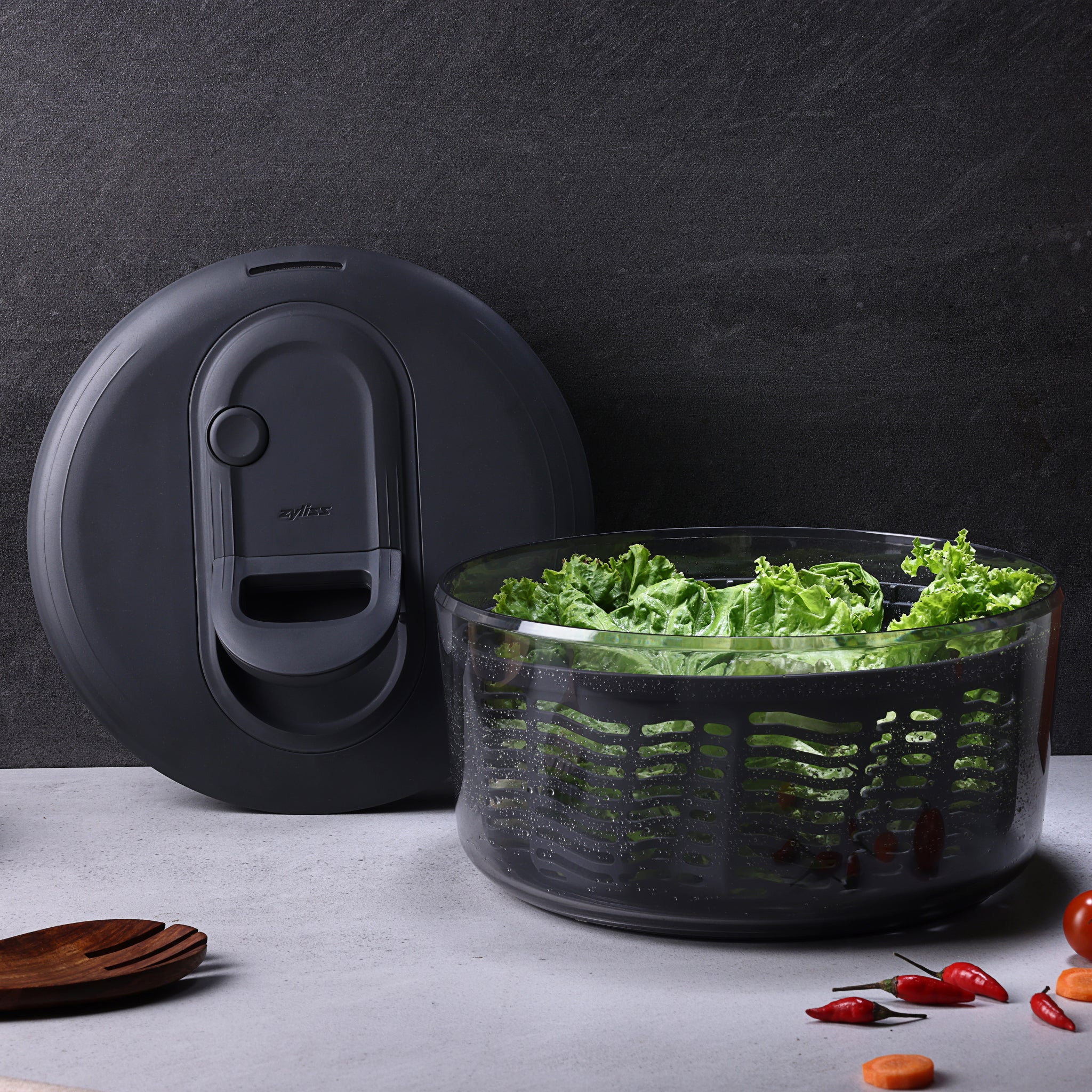 Zyliss Easy Spin Salad Spinner - Large Kitchen Gadget for Washing & Drying Greens, Vegetables, and Herbs | Perfect for Meal Prep, Healthy Eating & Fresh Salads