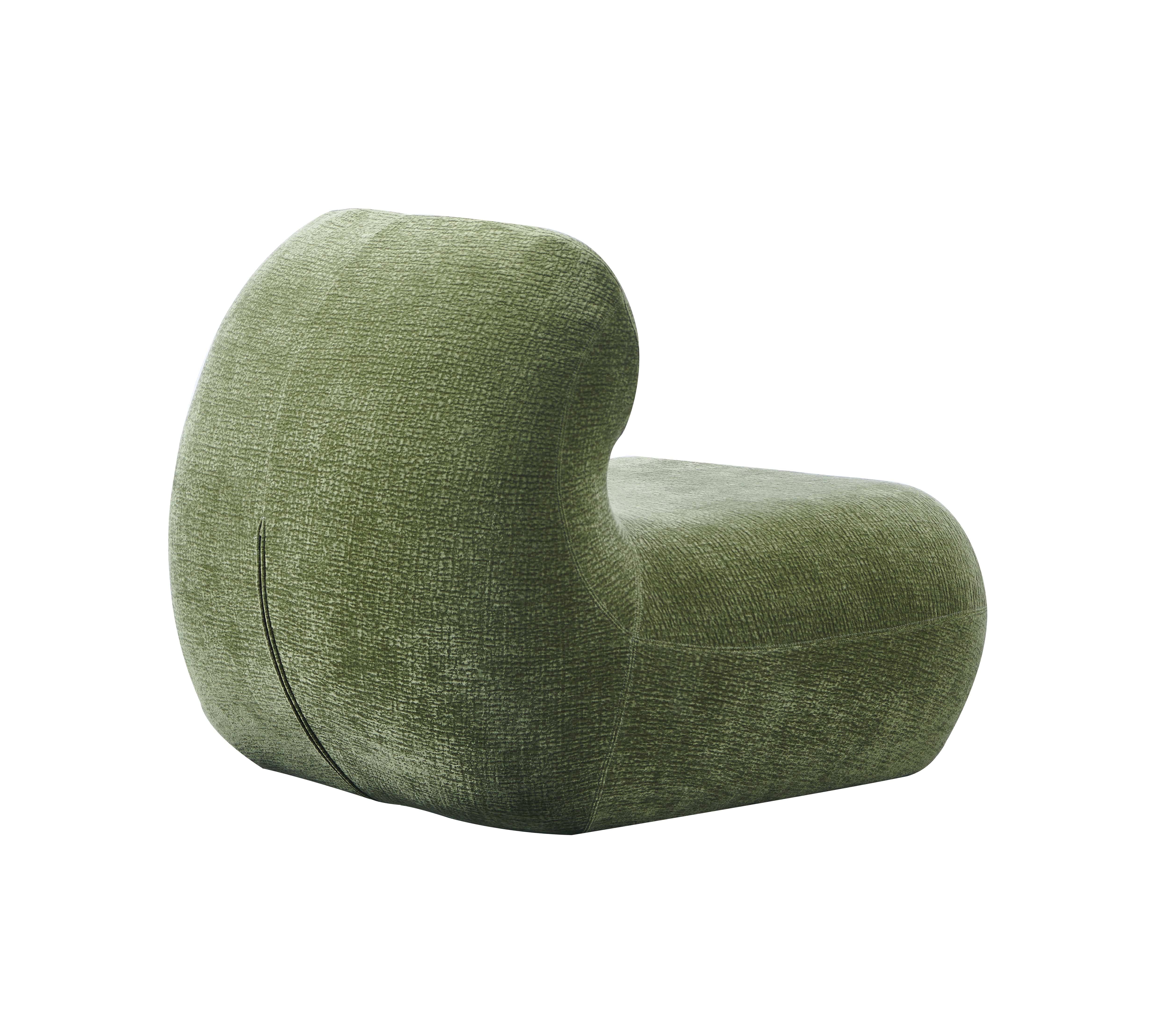 ILARIA Modern Lounge Chair - Mid Century Accent Chair for Living Room, Bedroom & Office - Comfortable Upholstered Armchair with Wooden Legs - Perfect for Relaxing, Reading & Decorating Your Home