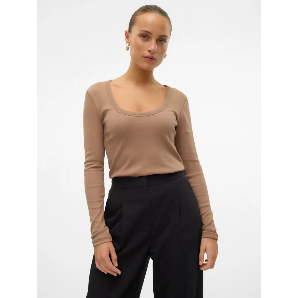 Vero Moda Women's Cotton Scoop Neck Basic T-Shirt - Soft Casual Tee for Everyday Wear, Layering & Outfit Styling