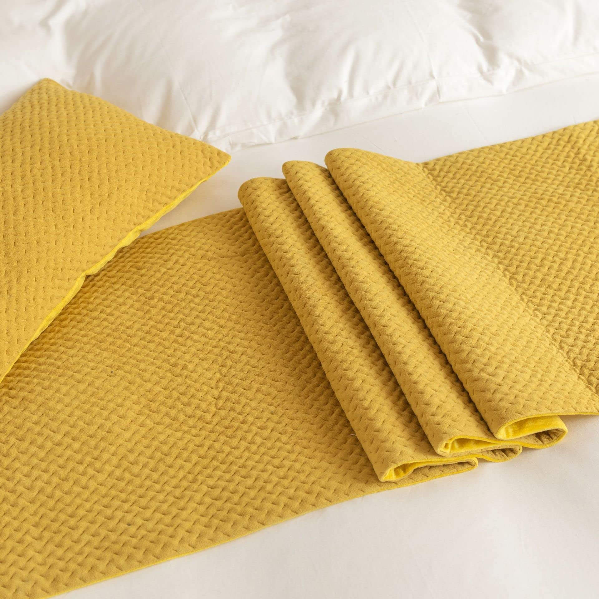 Velvet Bed Runner for King/Queen/Twin Beds - Striped Decor for Home & Hotel Use