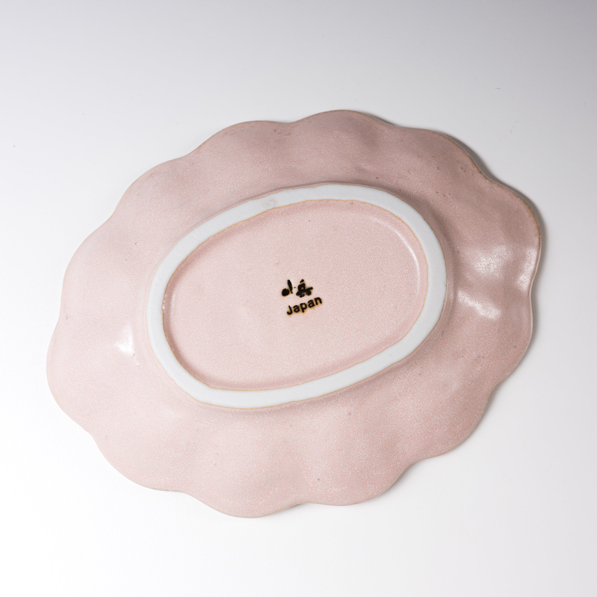 Rinka 18.5cm Oval Ceramic Dinner Plate - Pink | Elegant Tableware for Dining, Parties & Home Decor