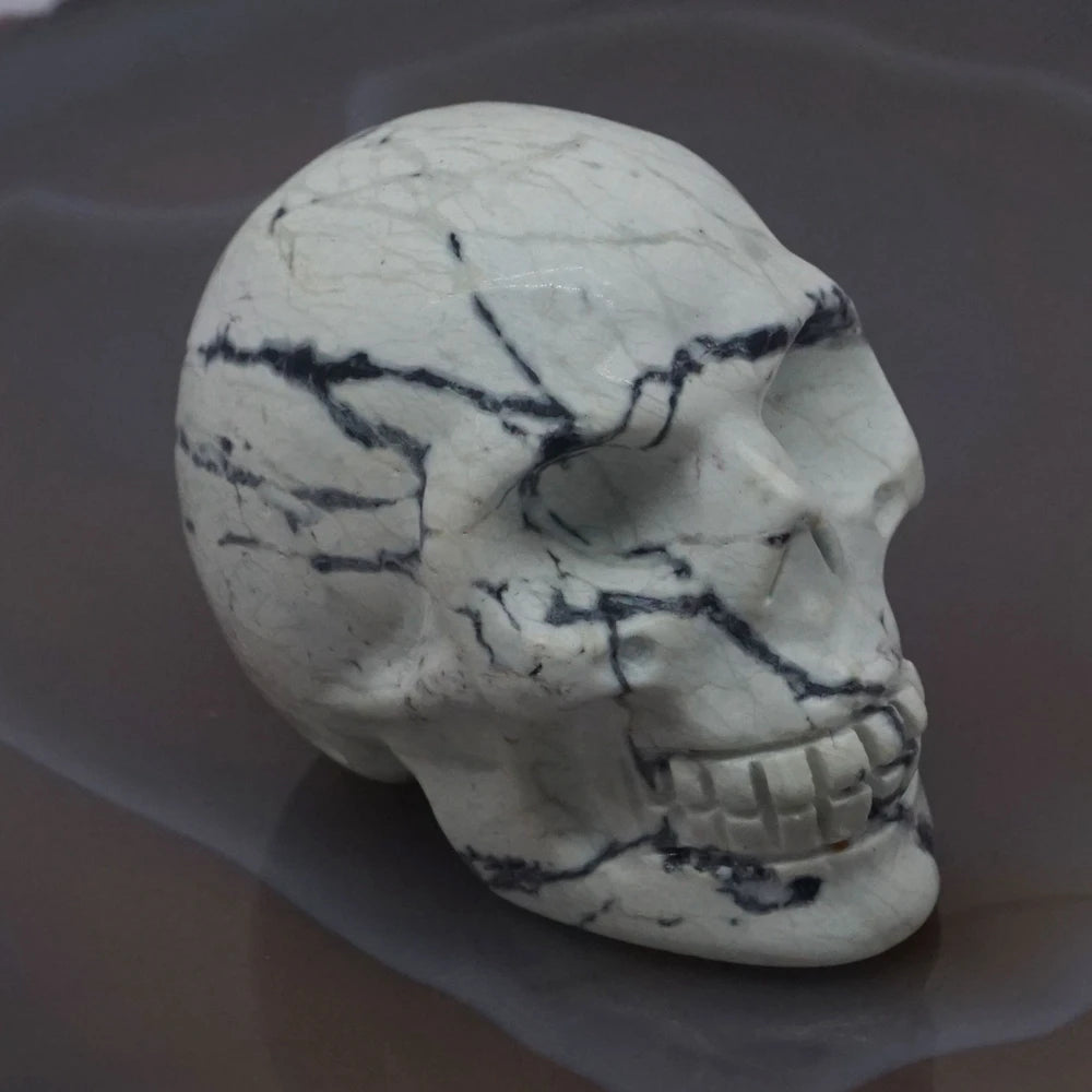 2 Pack Skull Statue Figurines - Natural Crystal Stone Sculpture for Chakra Healing, Meditation & Spiritual Decor | Halloween Home Decor, Gothic Gift for Men & Women | Perfect for Altars, Yoga Spaces & Witchy Aesthetic