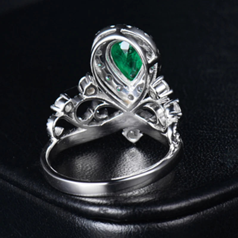 18K White Gold Emerald and Diamond Ring for Women – Elegant Engagement, Wedding & Anniversary Jewelry Gift – Perfect for Proposals, Bridal Sets & Special Occasions