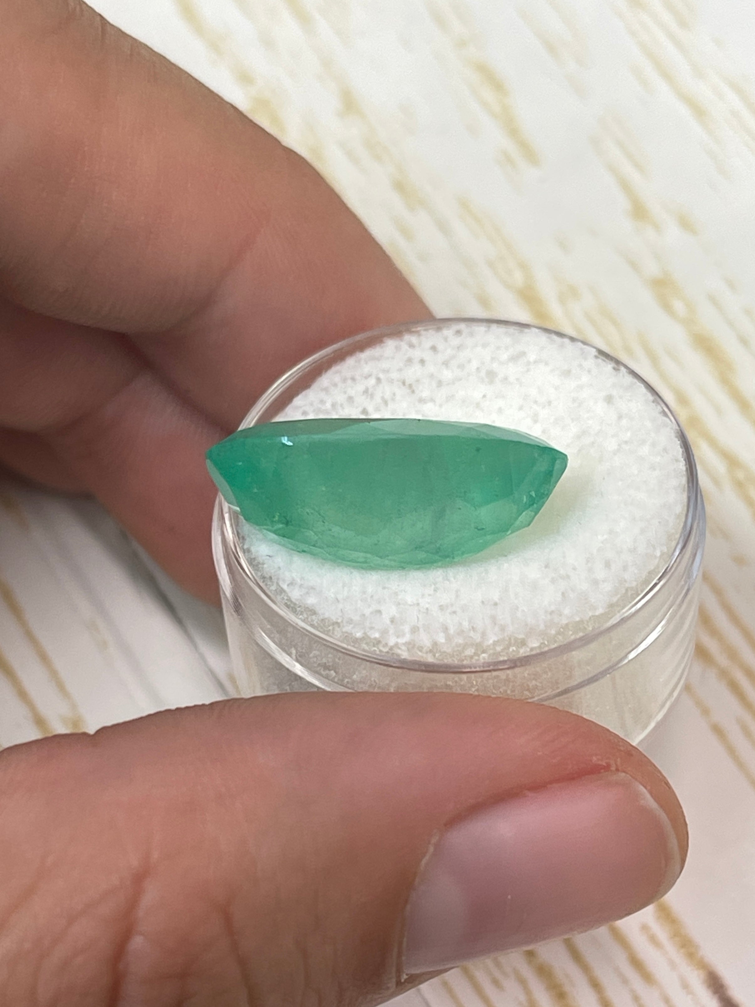 15.65 Carat Natural Colombian Emerald - Earthy Green Oval Cut Loose Gemstone for Jewelry Making, Engagement Rings & Luxury Gifts