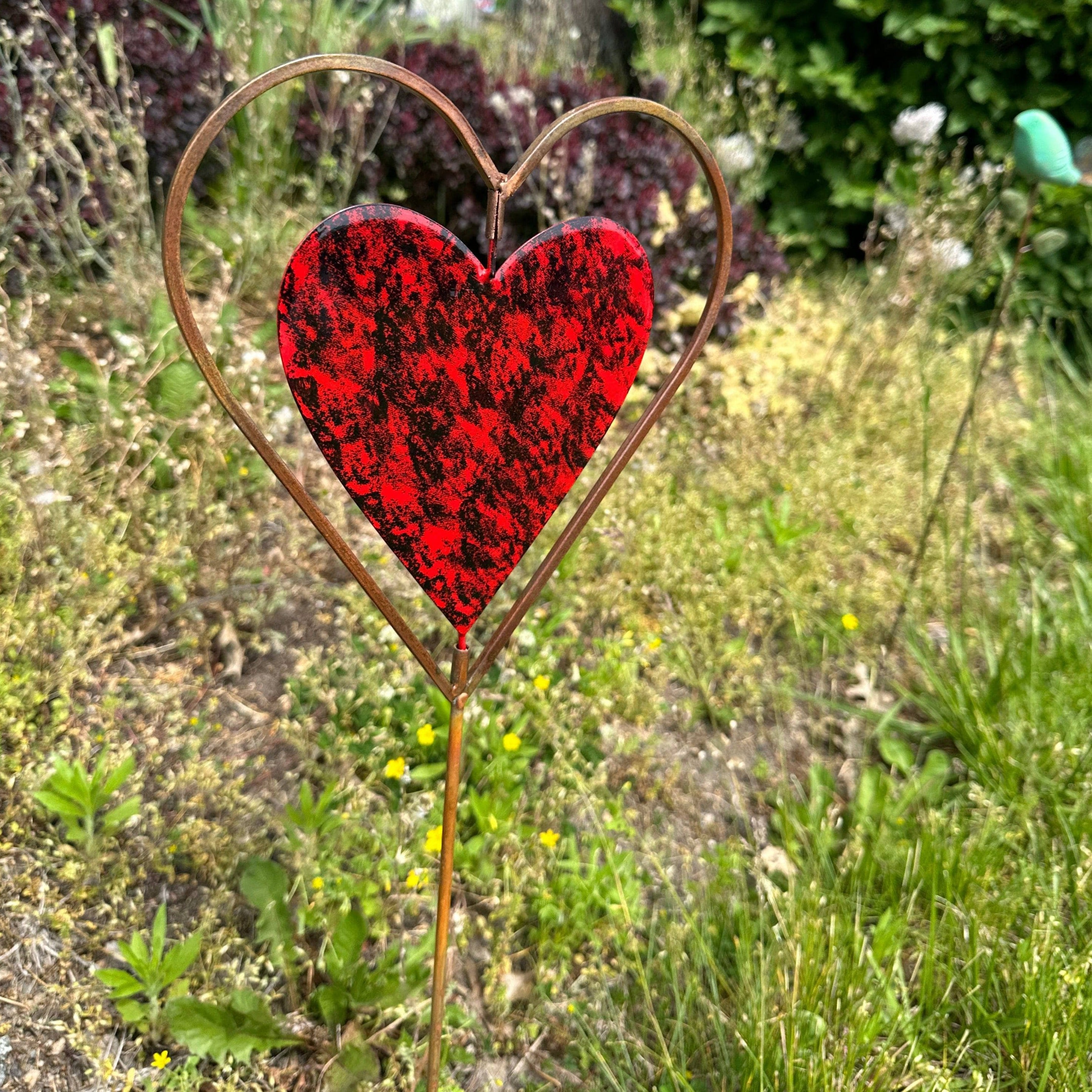 Red Heart Disc Garden Stake - Decorative Metal Yard Art for Outdoor Decor, Valentine's Day Gift, and Garden Landscaping | Perfect for Flower Beds, Patios, and Backyard Decorations