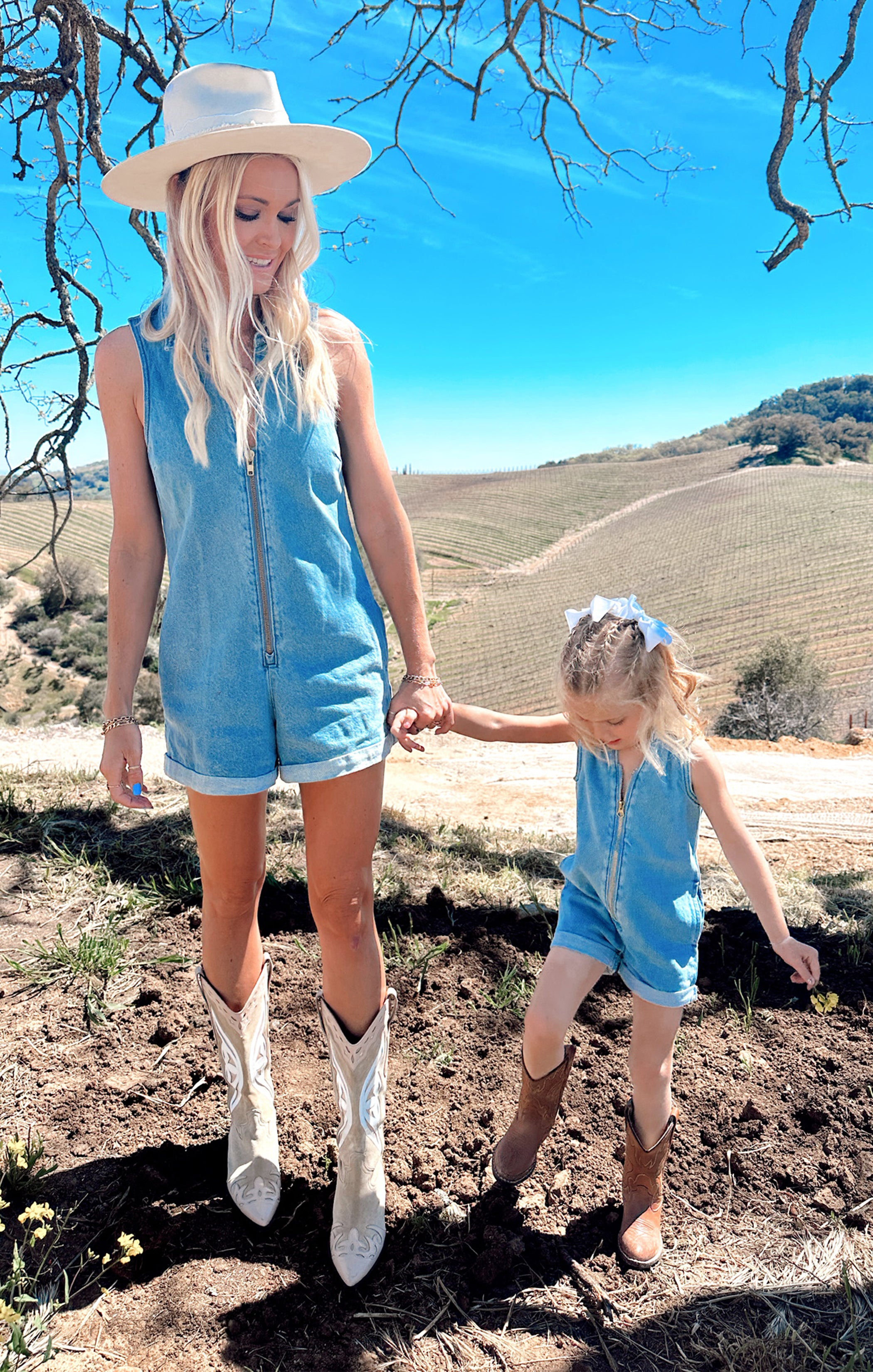 Mini Reno Romper for Baby Boys & Girls - Soft & Comfortable Blue Stream Design - Perfect for Playtime, Outings & Photo Shoots
