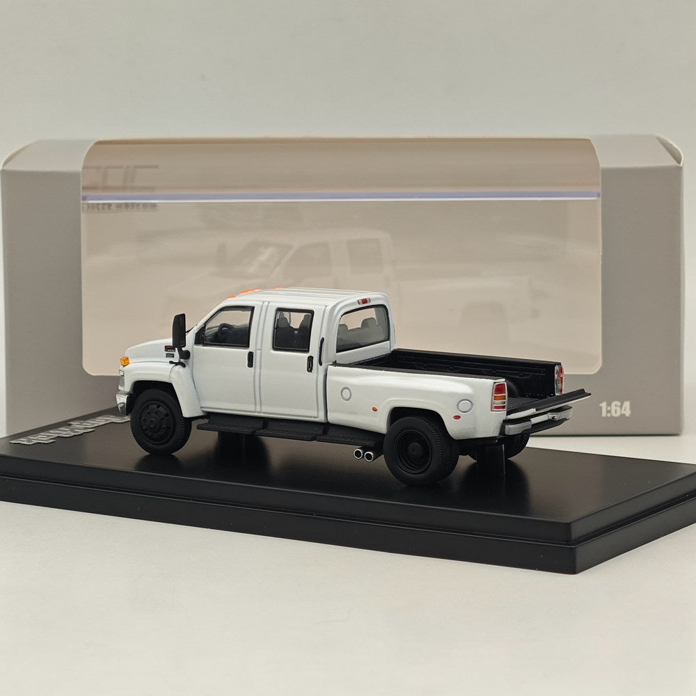 1/64 Scale GOC Chevrolet Kodiak & GMC Topkick C4500 Pickup Truck White Diecast Model Cars - Collectible Vehicle for Display, Gifts, and Diecast Enthusiasts