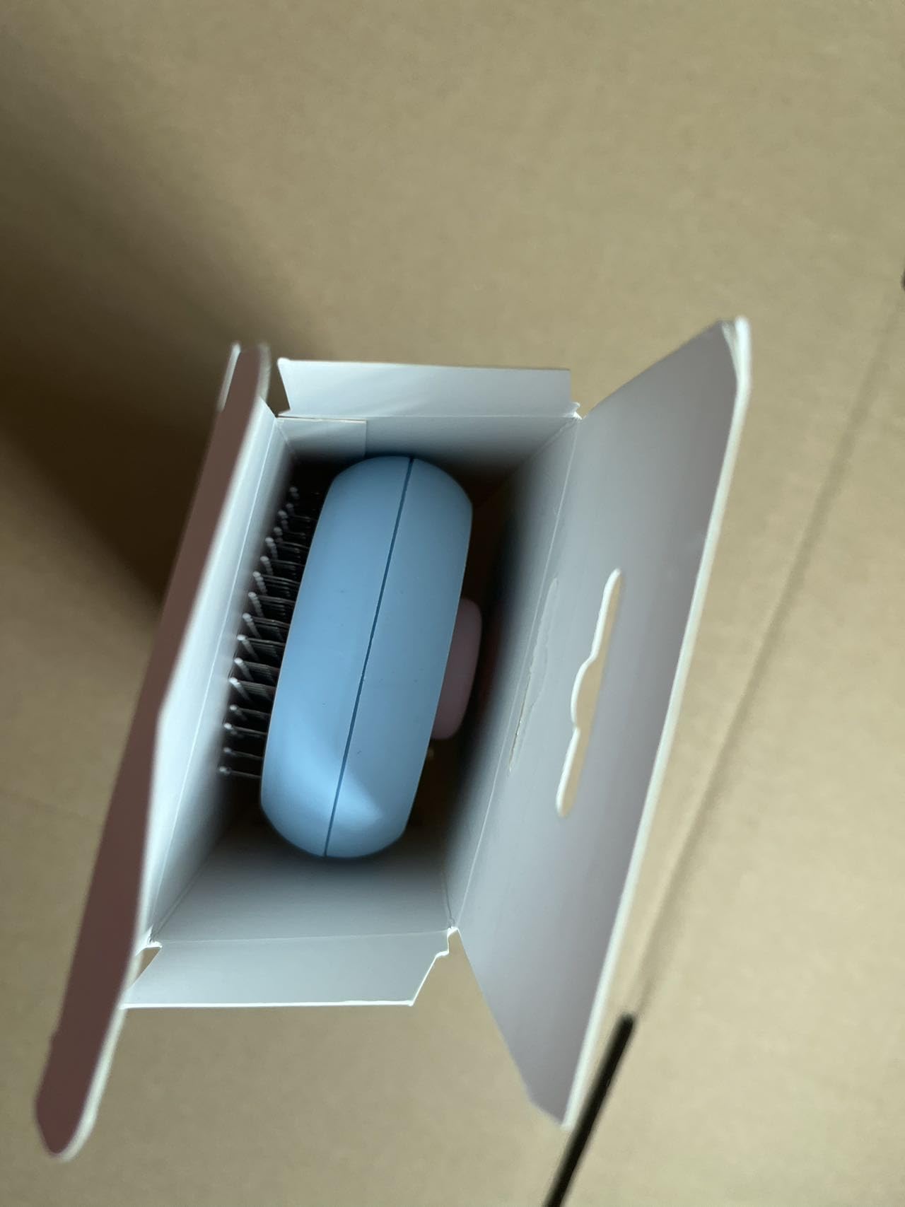 Self Cleaning Cat Brush with Release Button - Gentle Pet Grooming Brush for Long & Short Haired Cats & Dogs - Removes Loose Undercoat & Shedding Hair - Easy Clean Indoor Cat Comb (Blue) - Perfect for Daily Brushing & Reducing Pet Hair at Home