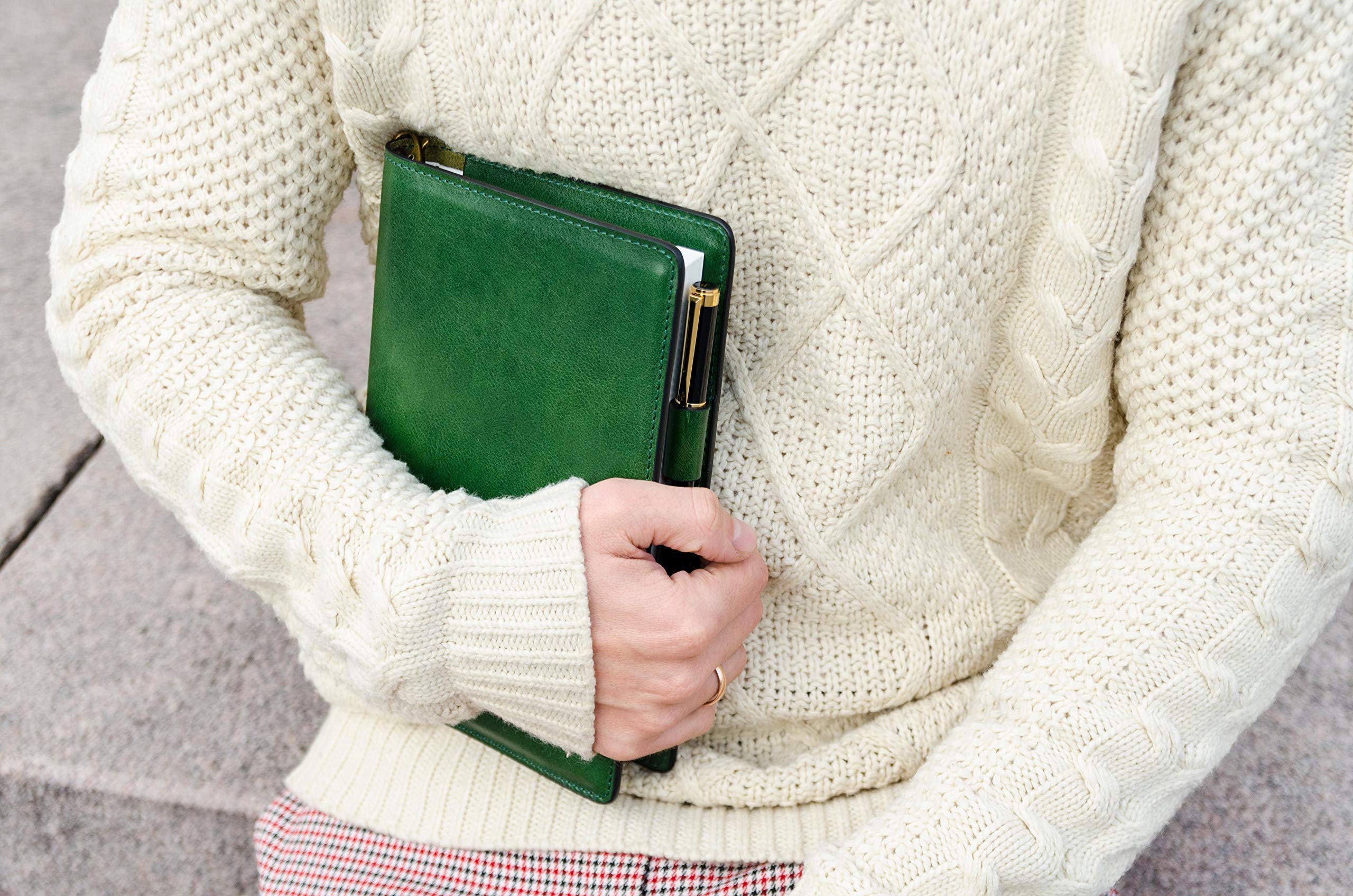 Italian Handmade Leather Journal - 320 Lined Pages A5 Notebook with Bookmark, Time Resistance Cover | Perfect for Writing, Journaling, Travel & Gift Giving (Green, Gift Box Included)