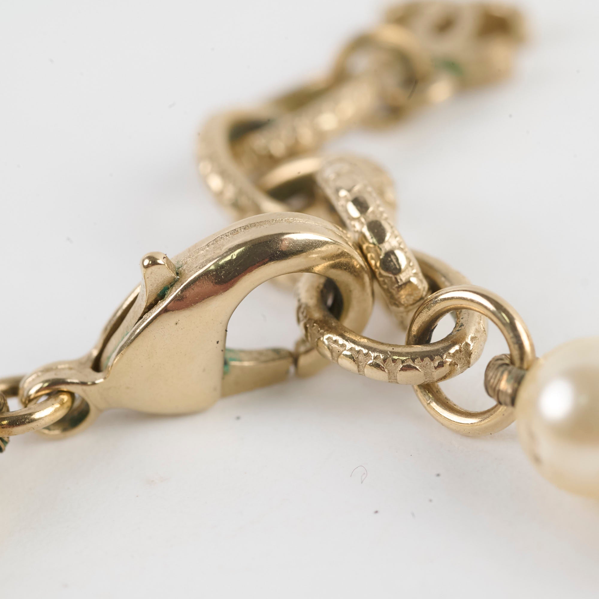 Chanel CC Logo Pearl Necklace for Women - Elegant Luxury Fashion Jewelry Gift for Birthday, Anniversary & Special Occasions
