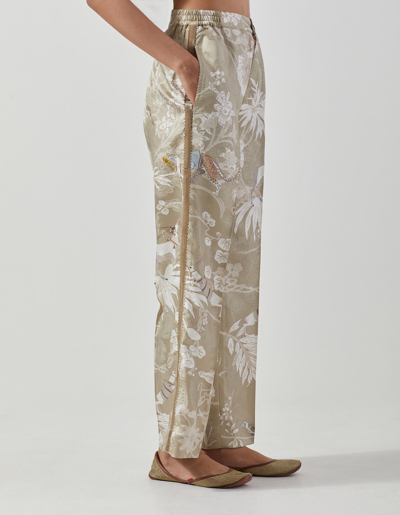 Luxury Silk Pajama Set for Women - Footloose Pyjama Silk Damask Oyster Grey - Comfortable Sleepwear for Relaxation & Lounging