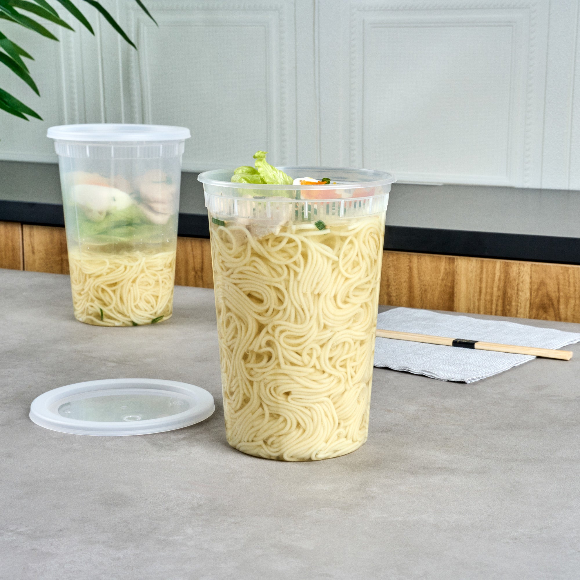 48 oz Round Clear Plastic Soup Containers with Lids - Microwave Safe, 5