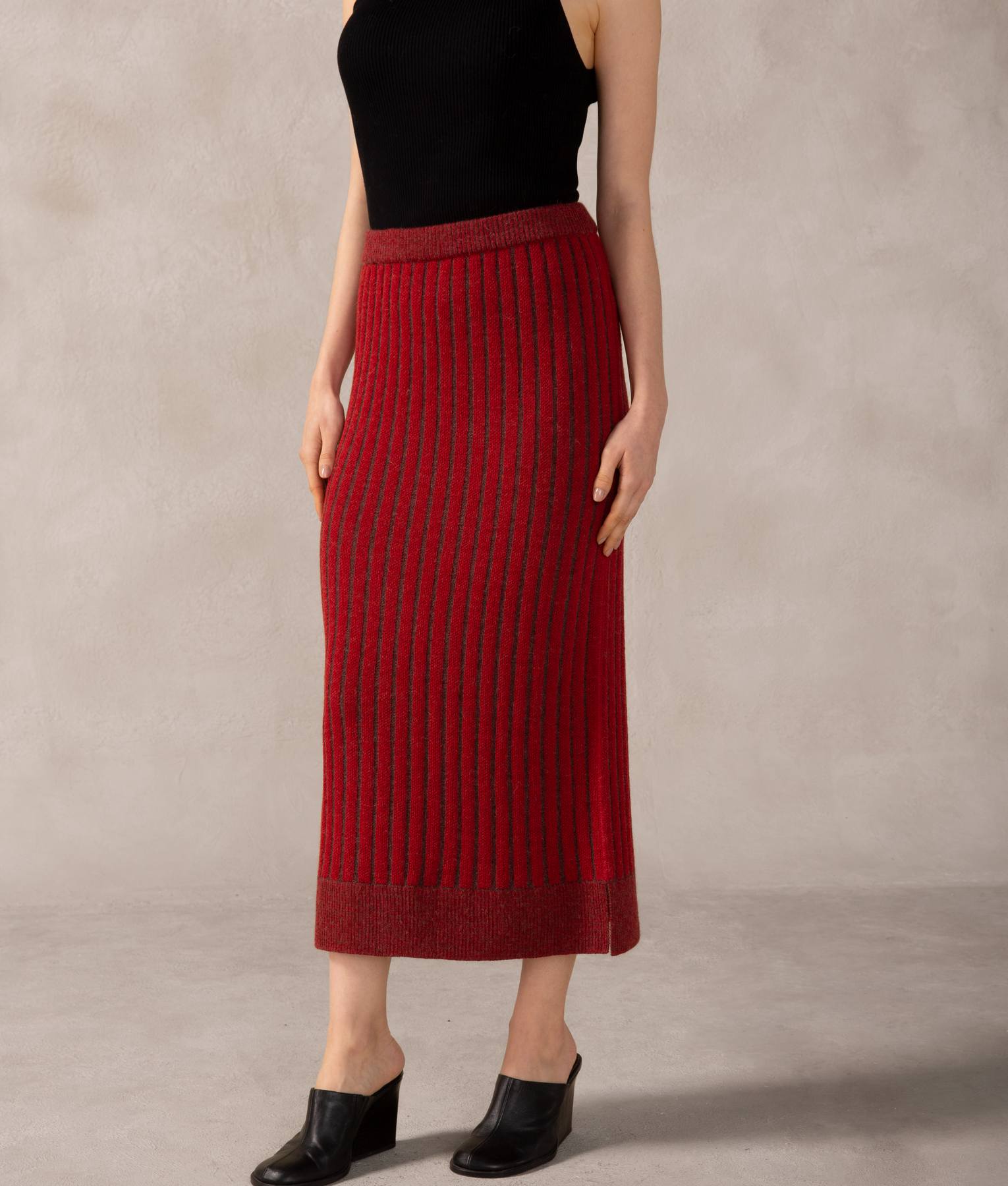 Soft & Cozy Baby Alpaca Reversible Skirt for Women - Winter & Fall Fashion - Perfect for Casual Outings, Office Wear & Date Nights