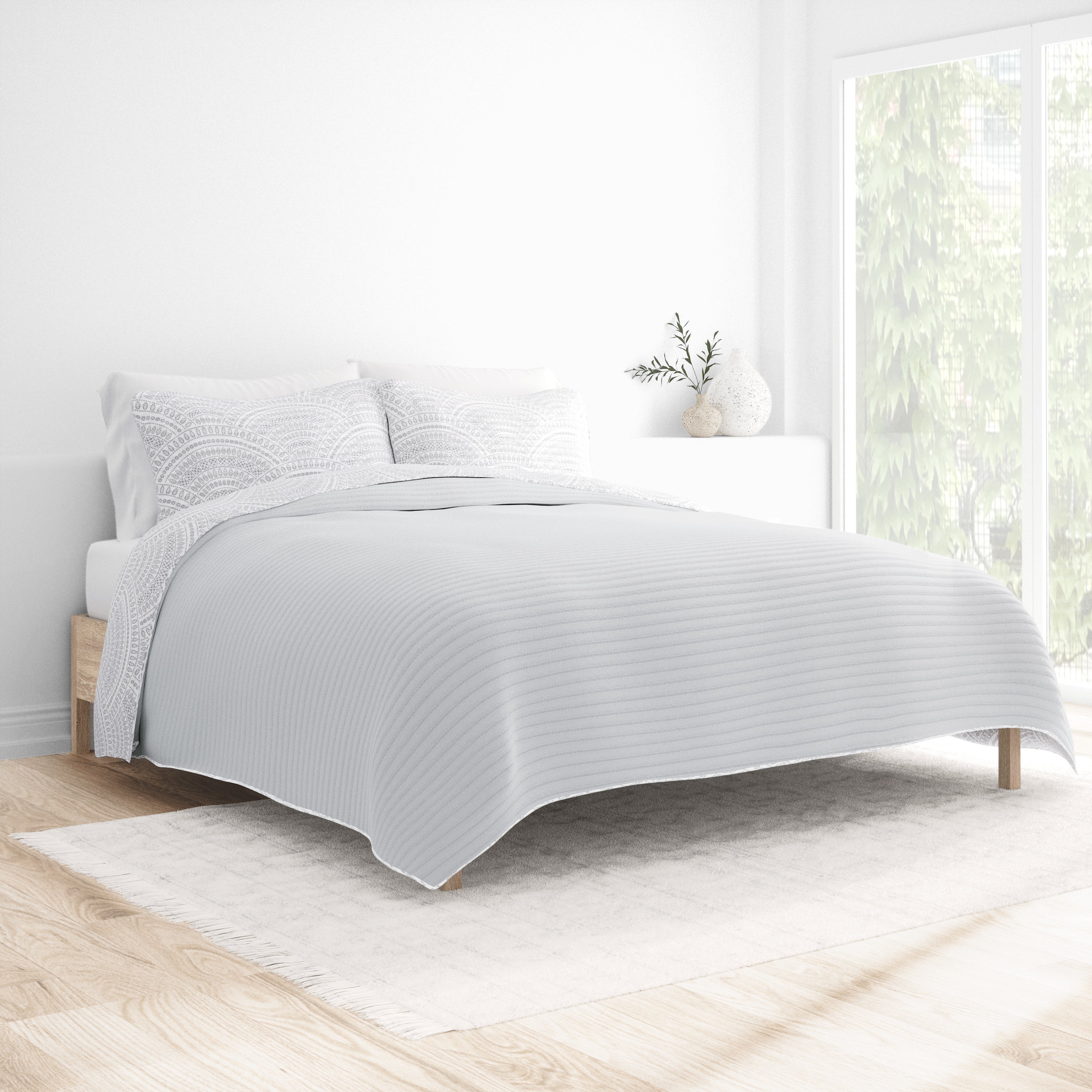 Reversible Quilted Coverlet Set with Scallop Design - Queen/King Size Bedspread for Cozy Bedroom Decor | Perfect for Guest Rooms, Master Bedrooms & Seasonal Home Styling