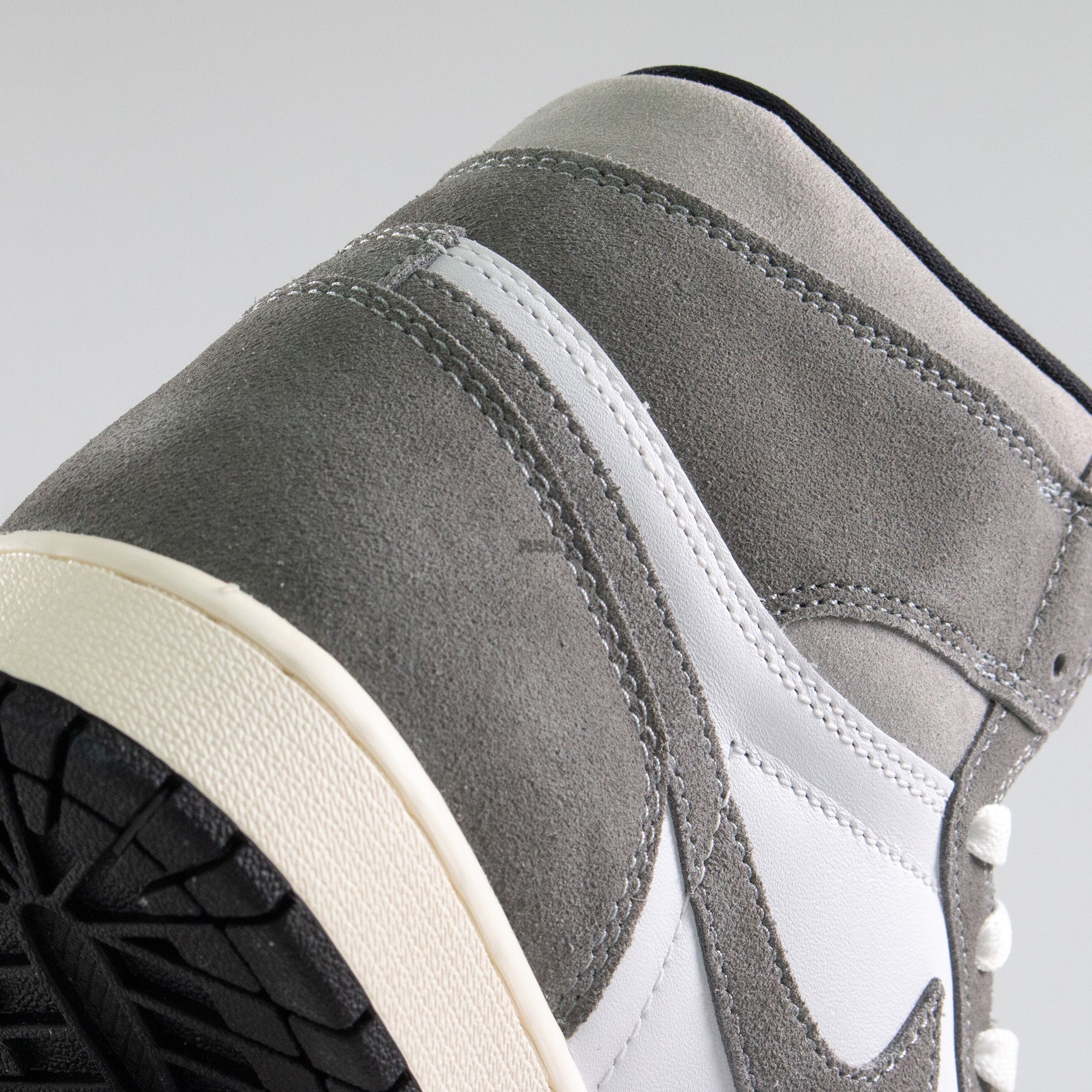 Air Jordan 1 Retro High OG 'Washed Black' Sneakers (2023) - Men's Basketball Shoes for Streetwear & Casual Fashion