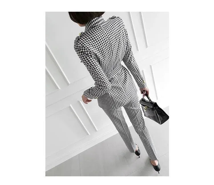 Slim Fit Plaid Women's Pantsuit - Professional Office Wear & Business Casual Outfit for Women | Perfect for Work, Interviews, and Formal Events